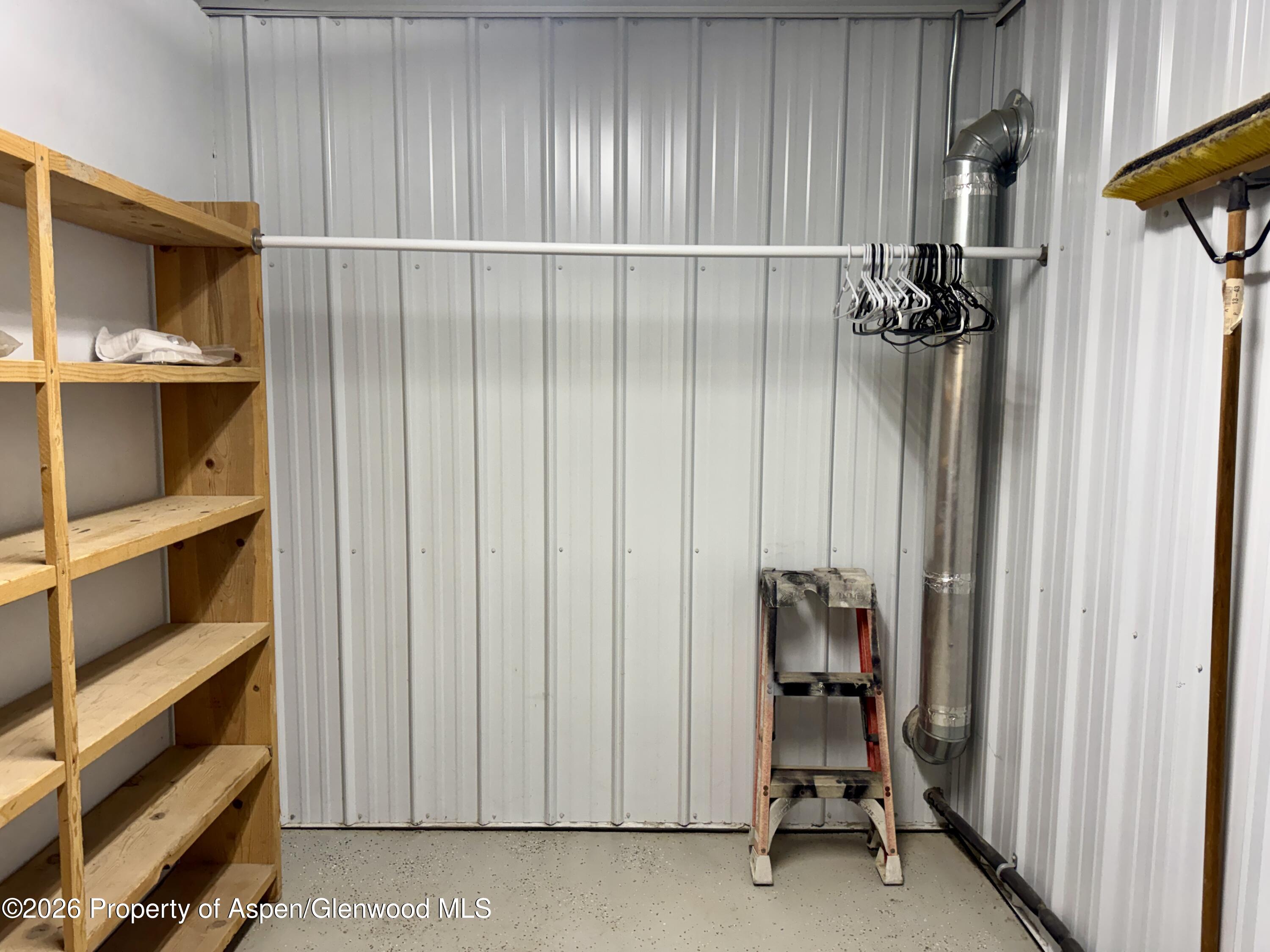 209 E Rio Blanco Avenue Property Photo 8