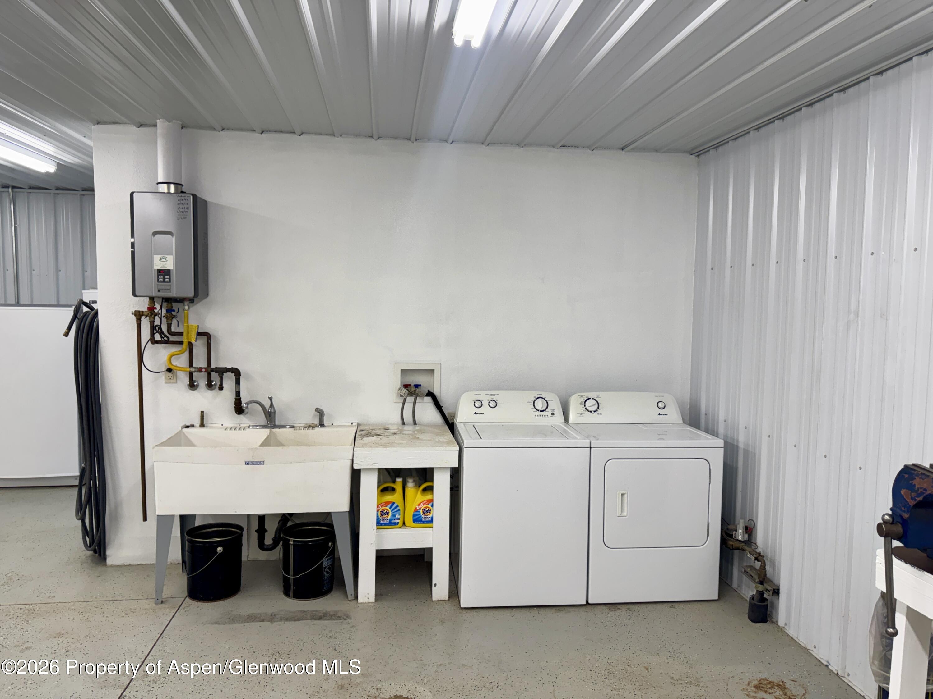 209 E Rio Blanco Avenue Property Photo 12