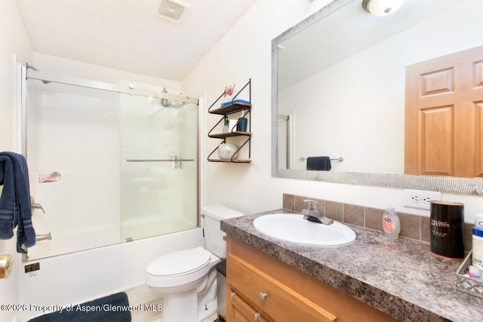 1900 Willits Lane 21 Property Photo 18