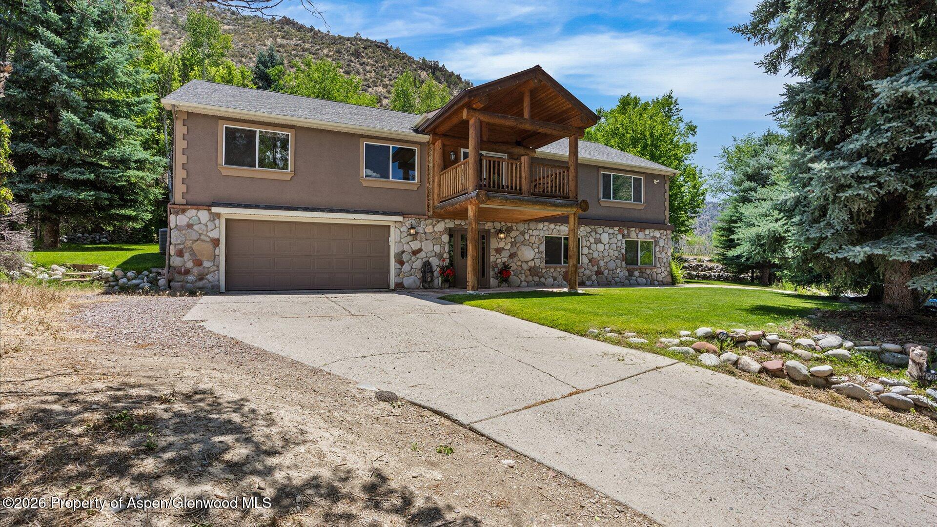 390 Jenny Place Property Photo 1