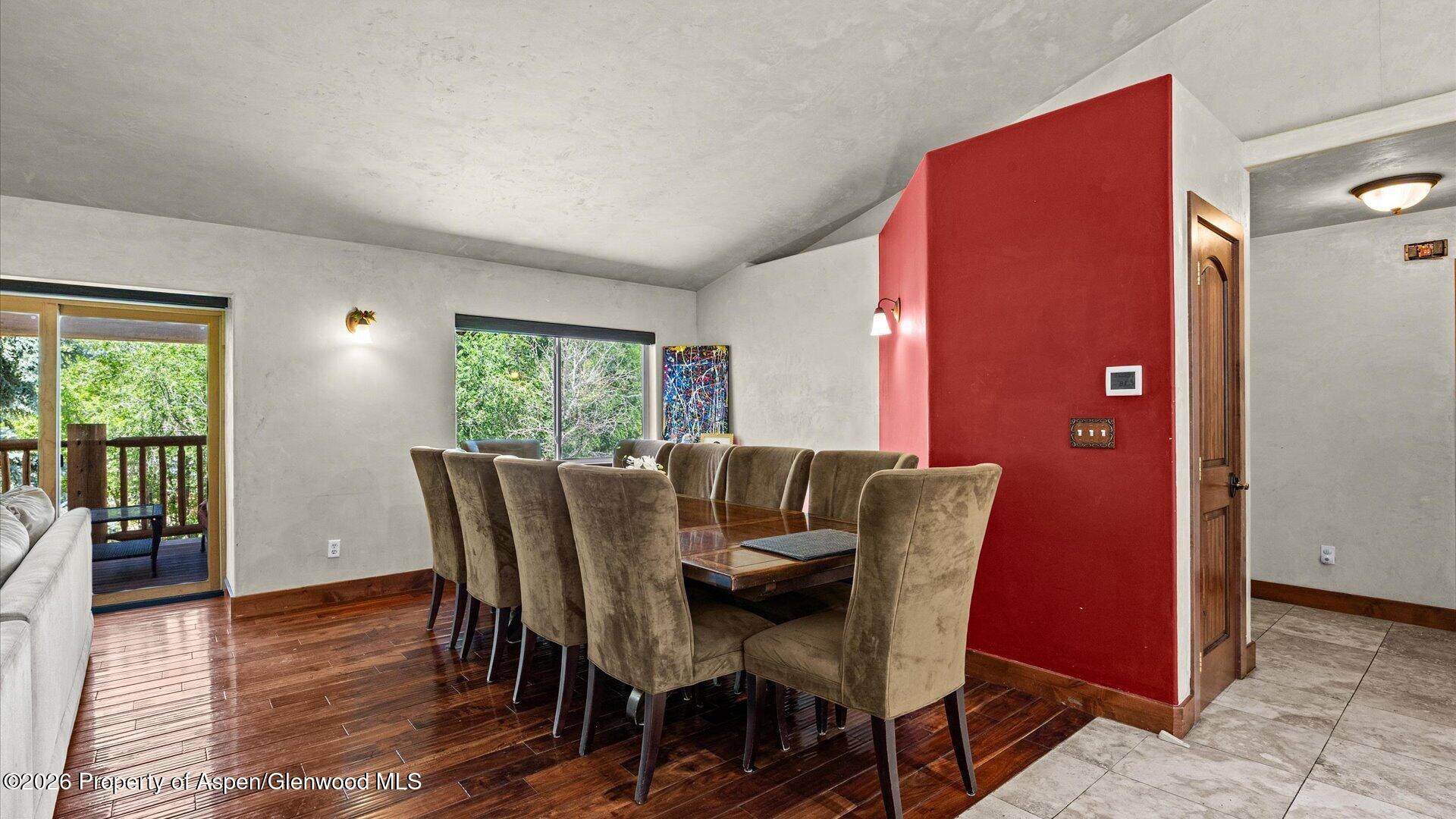 390 Jenny Place Property Photo 14