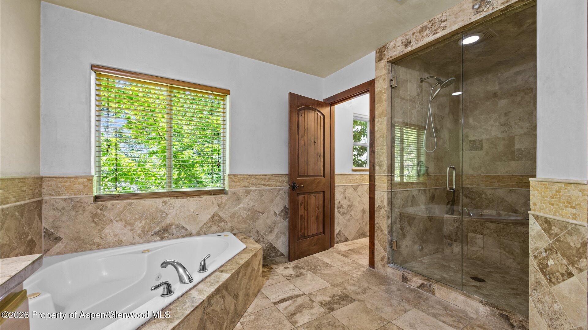 390 Jenny Place Property Photo 24