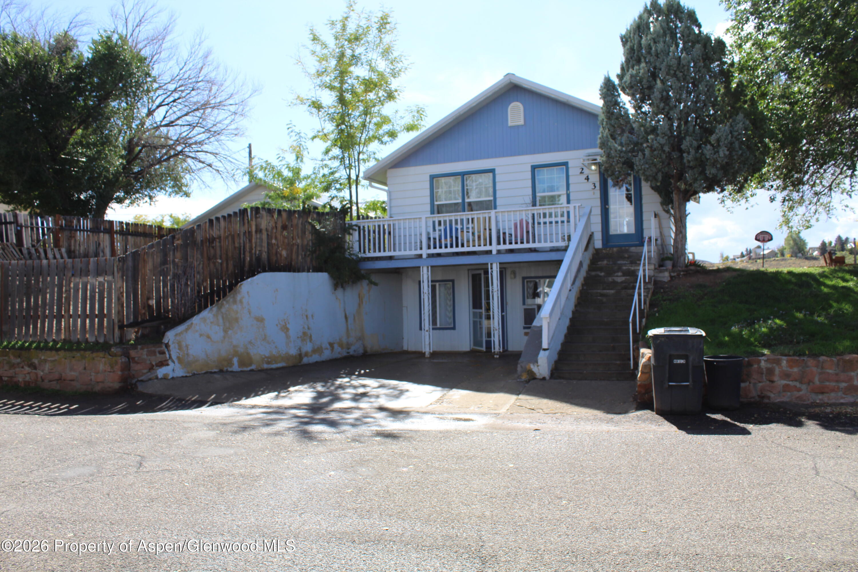 243 Crest Street Property Photo 4