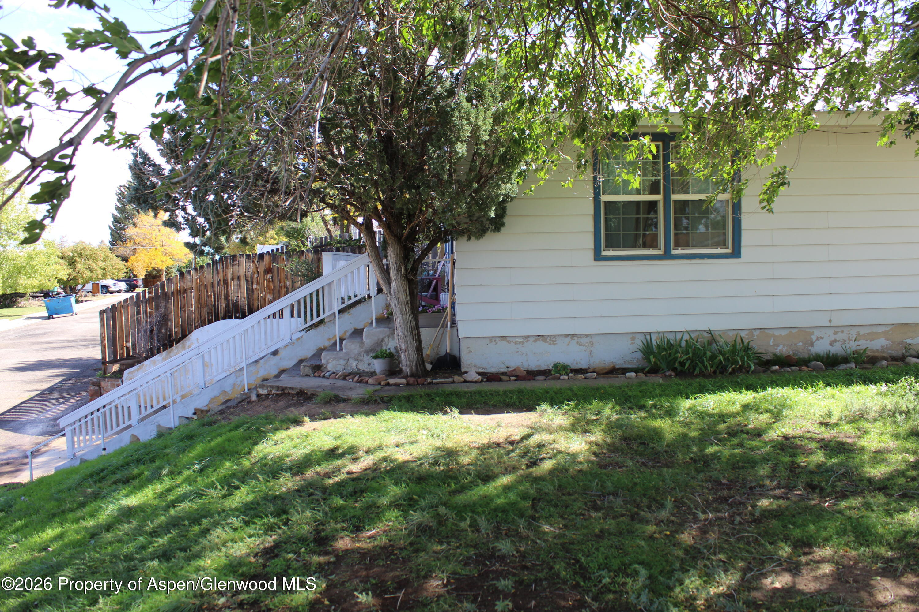 243 Crest Street Property Photo 6