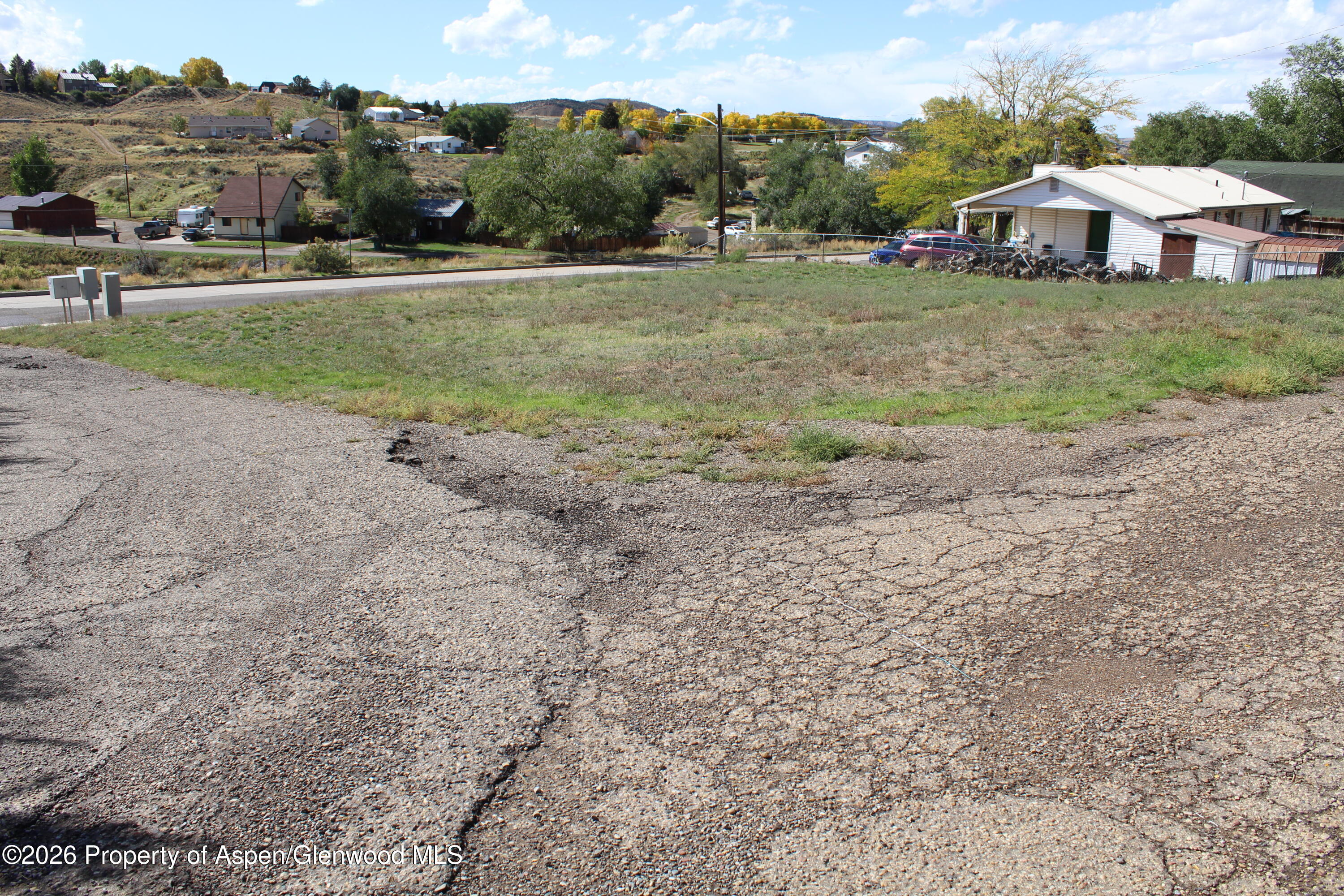 243 Crest Street Property Photo 8