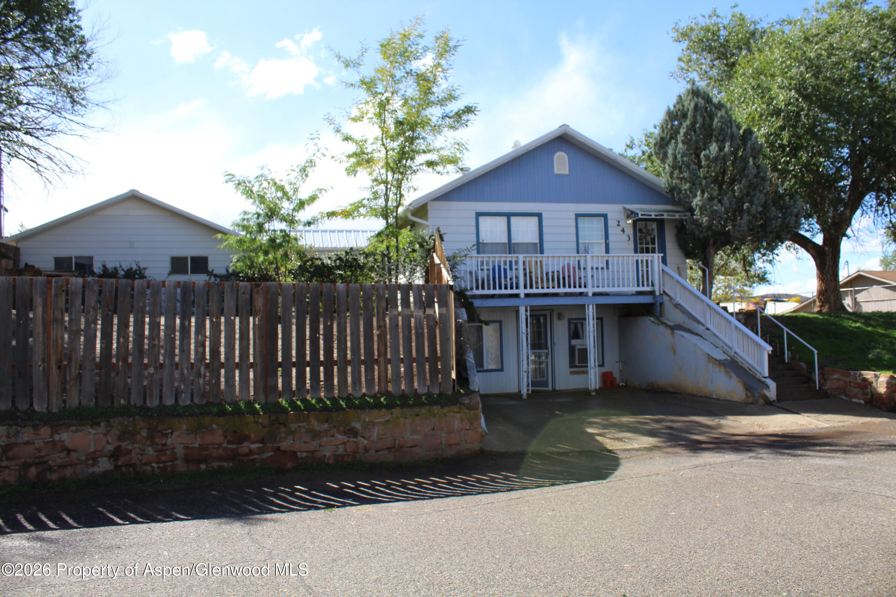 243 Crest Street Property Photo 9