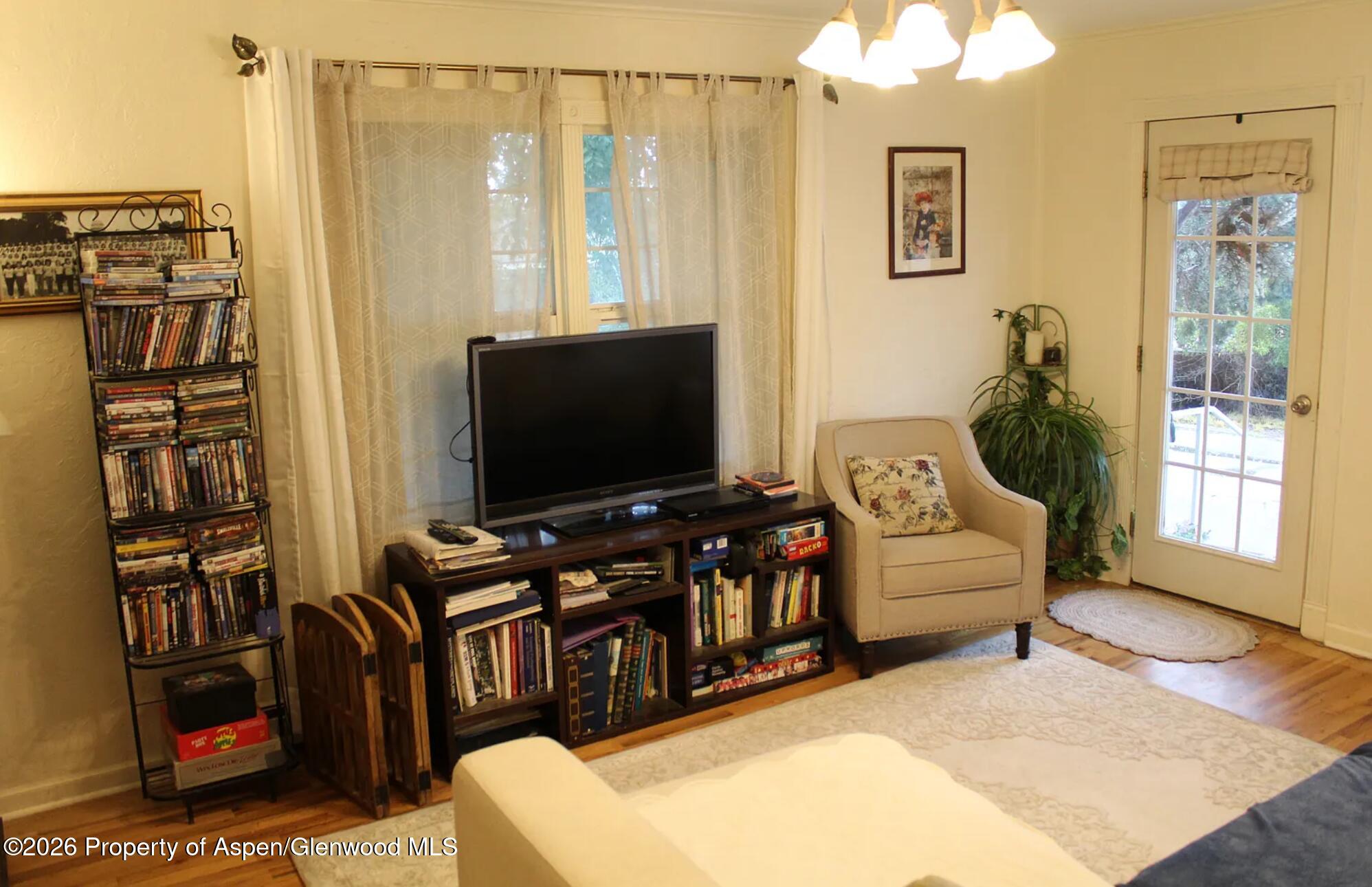243 Crest Street Property Photo 10