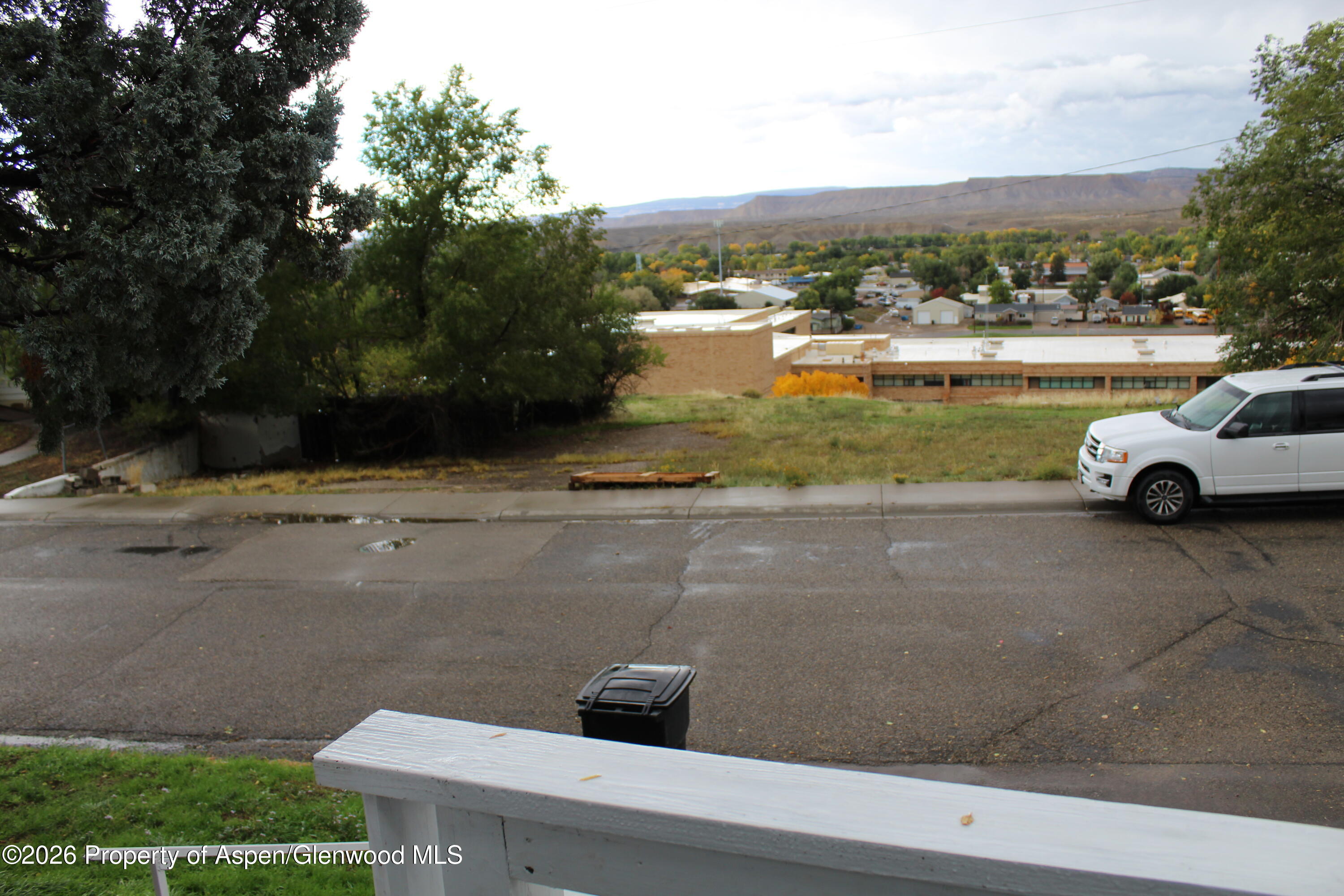 243 Crest Street Property Photo 25