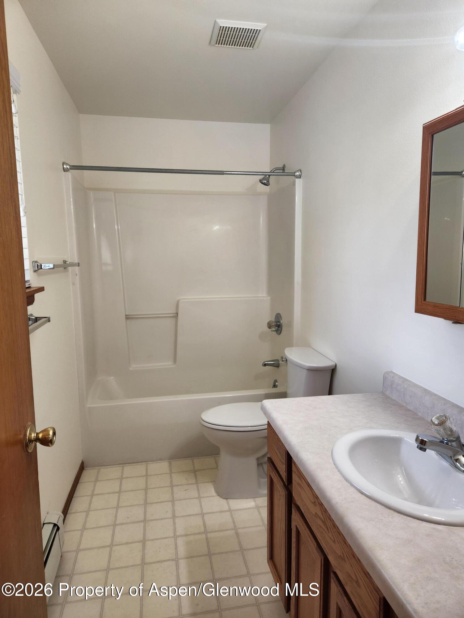 230 S E Avenue Property Photo 6