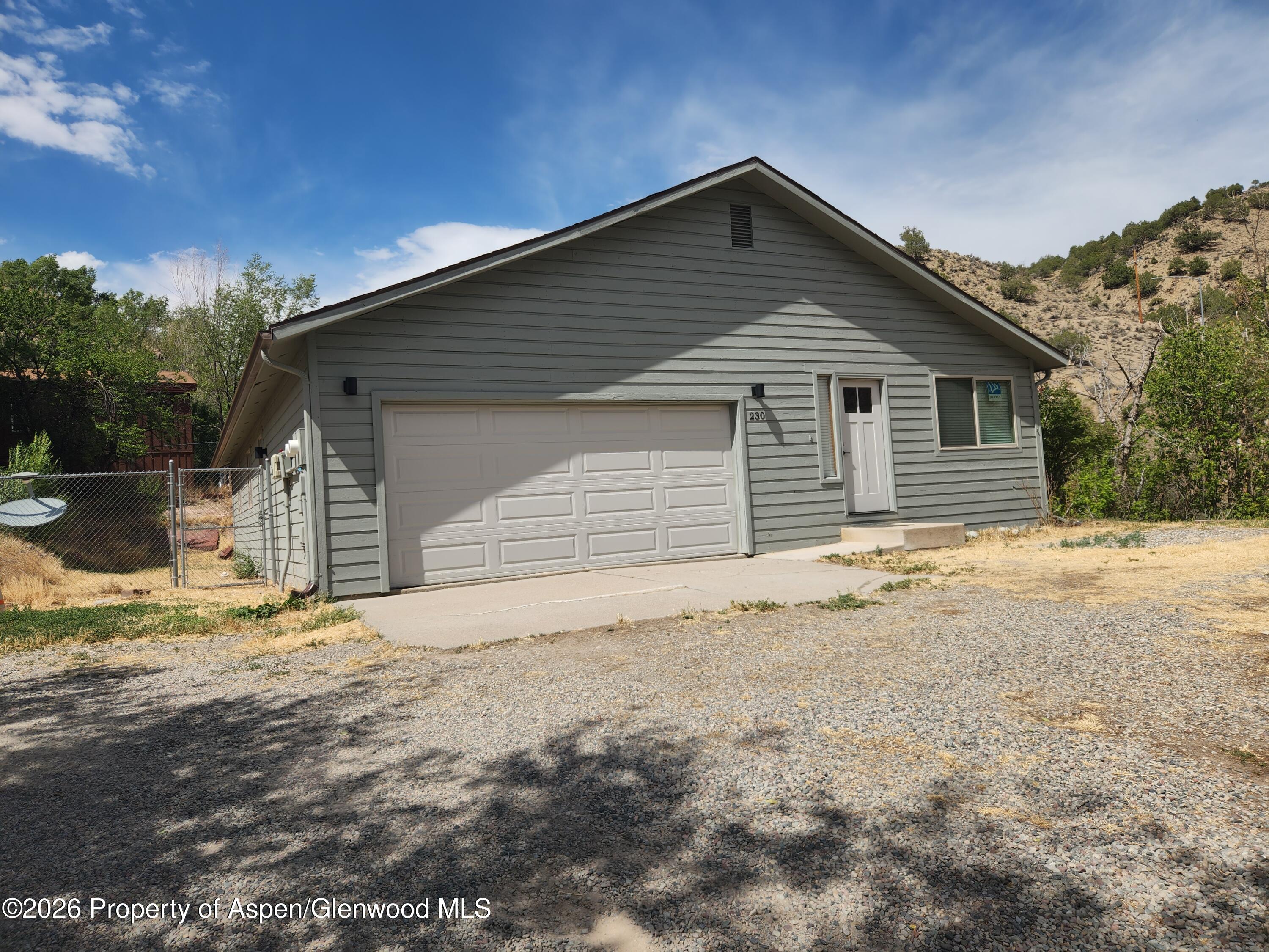 230 S E Avenue Property Photo 22