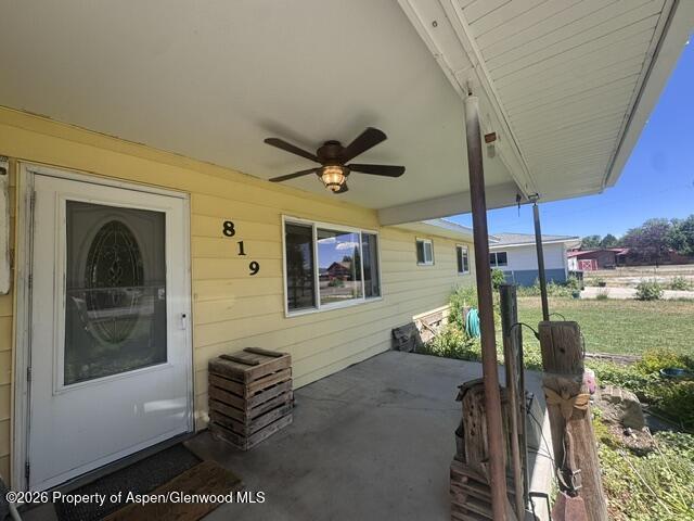 819 W 6th Street Property Photo 2