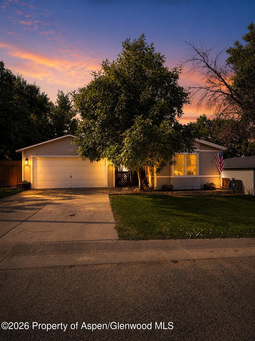 12 W Bonanza Place Property Photo 1
