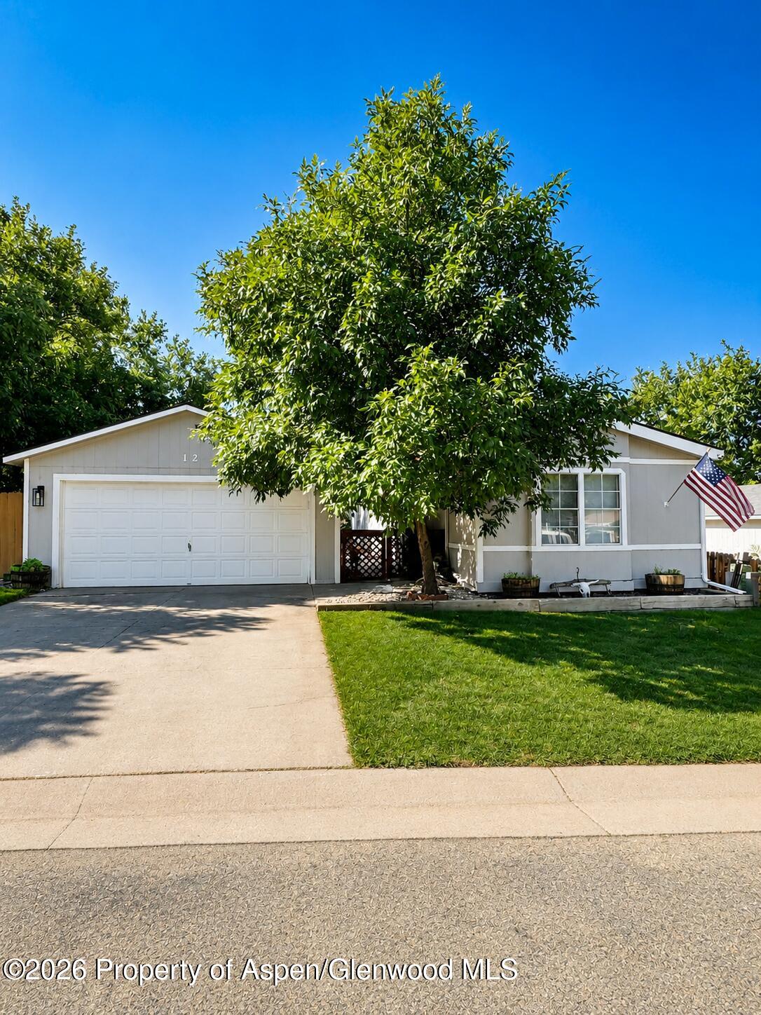 12 W Bonanza Place Property Photo 2