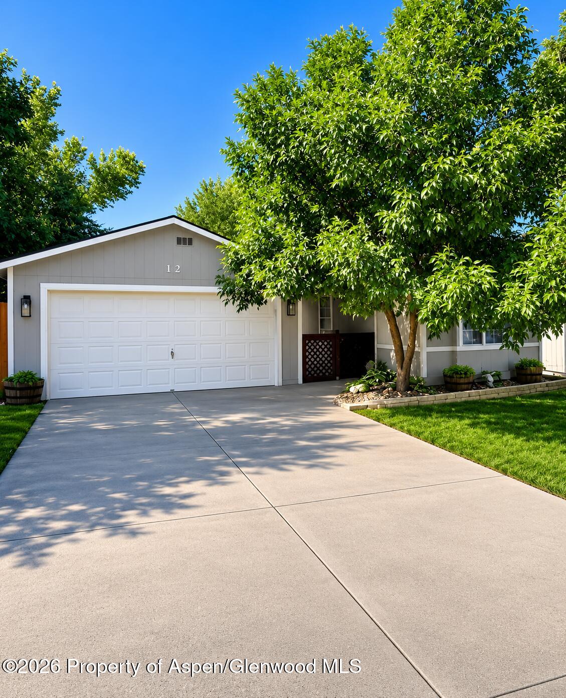 12 W Bonanza Place Property Photo 3