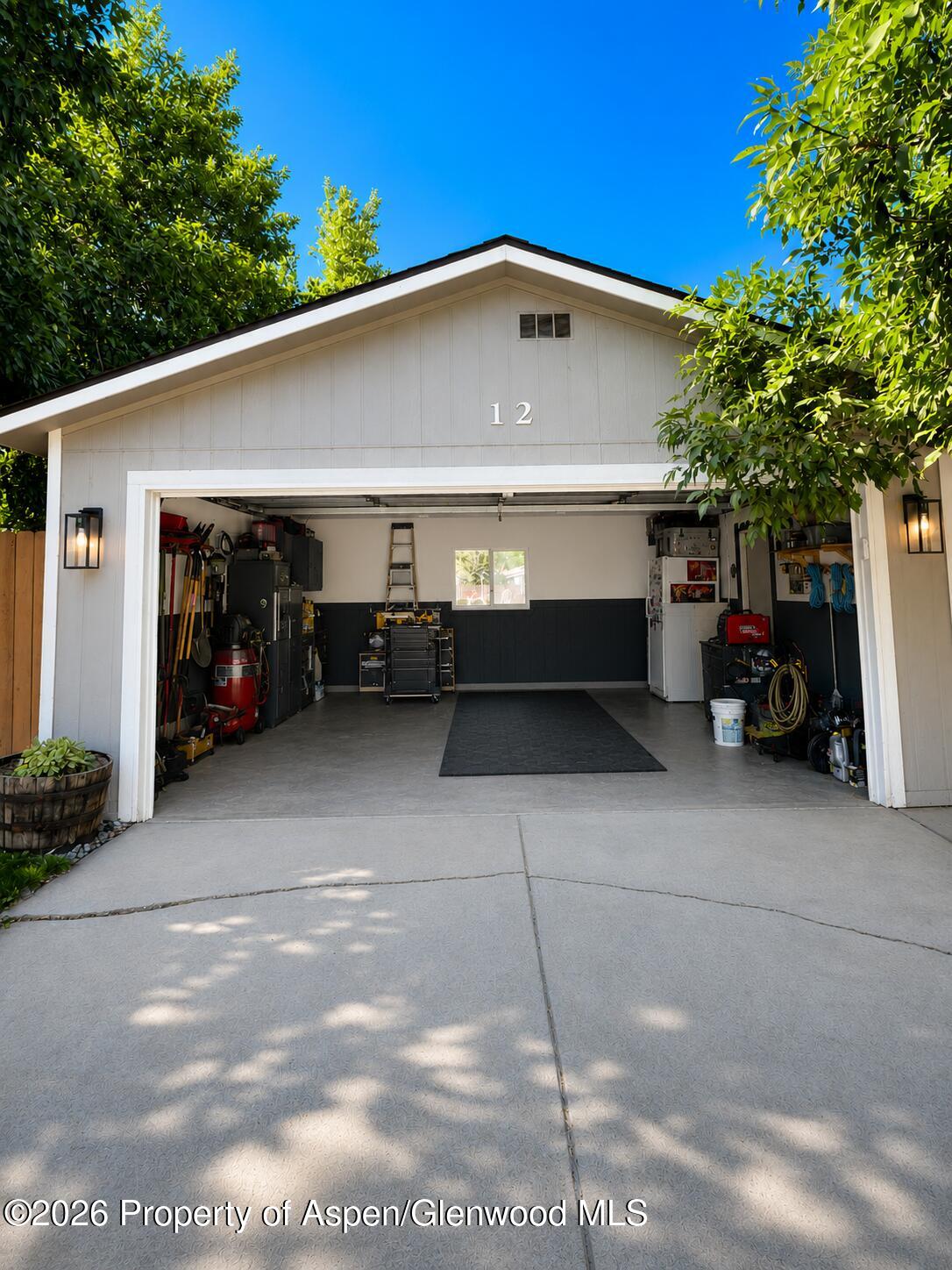 12 W Bonanza Place Property Photo 4