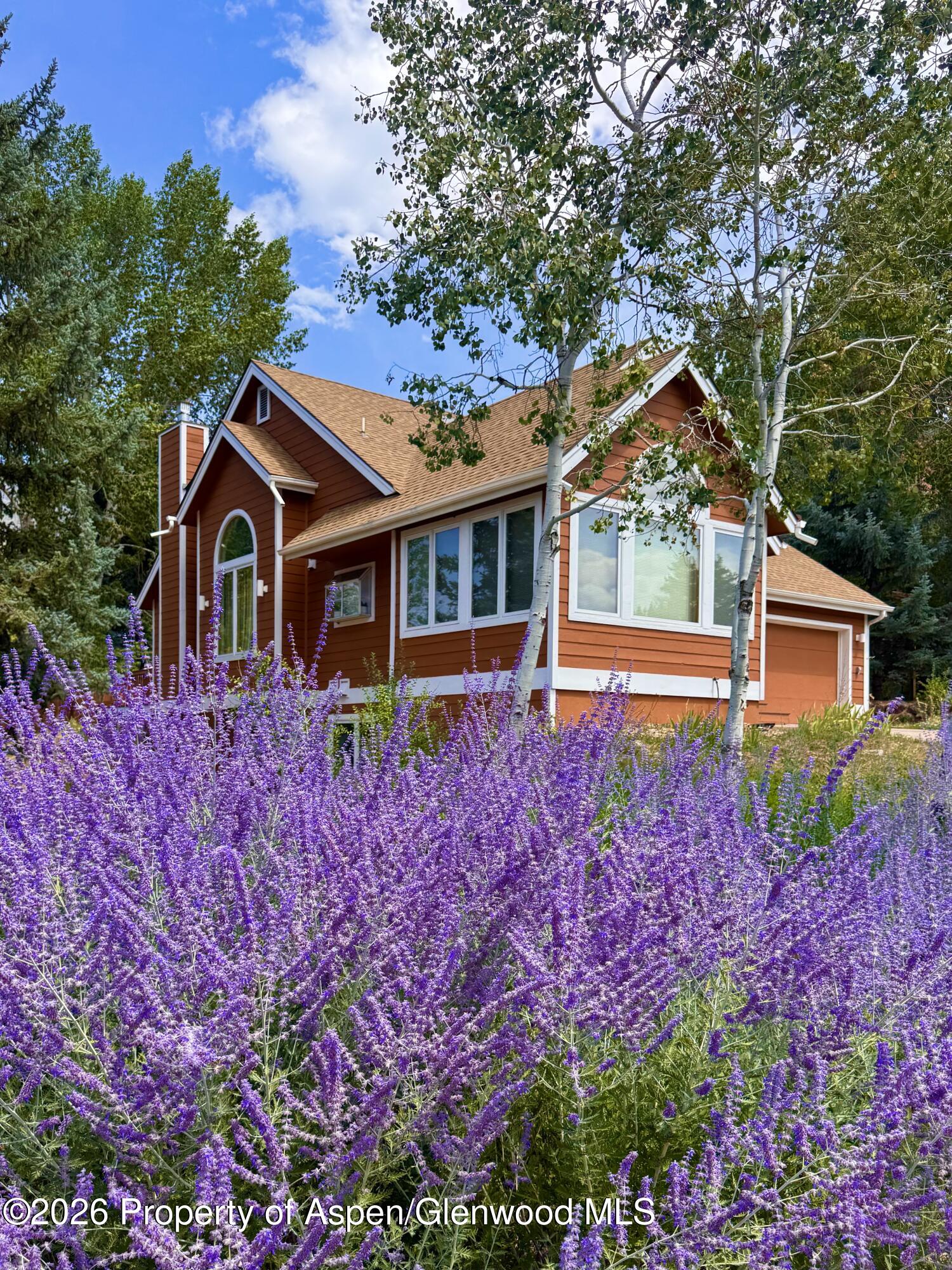 985 Lupine Circle Property Photo 1