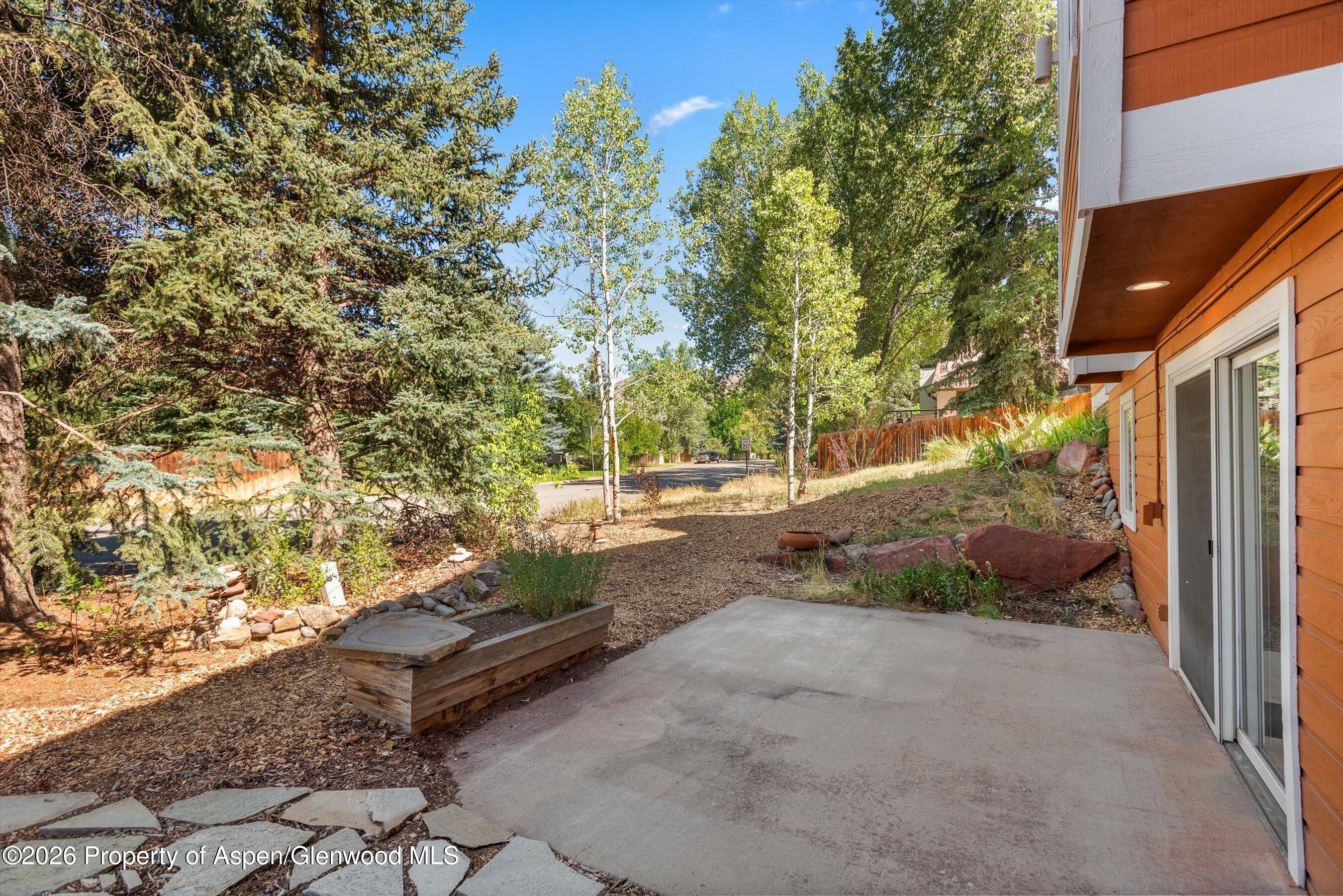 985 Lupine Circle Property Photo 28