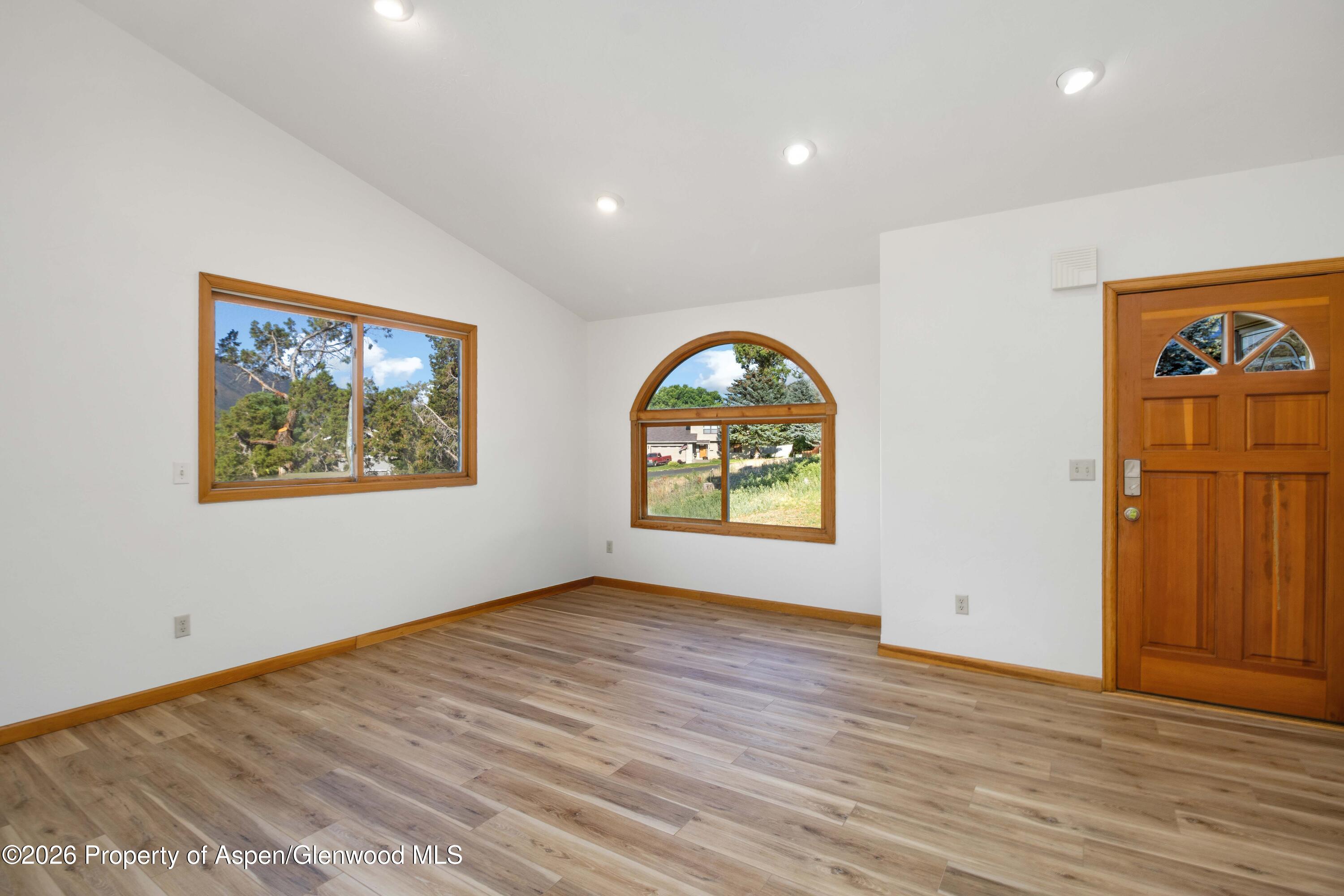 484 Canyon Creek Drive Property Photo 6