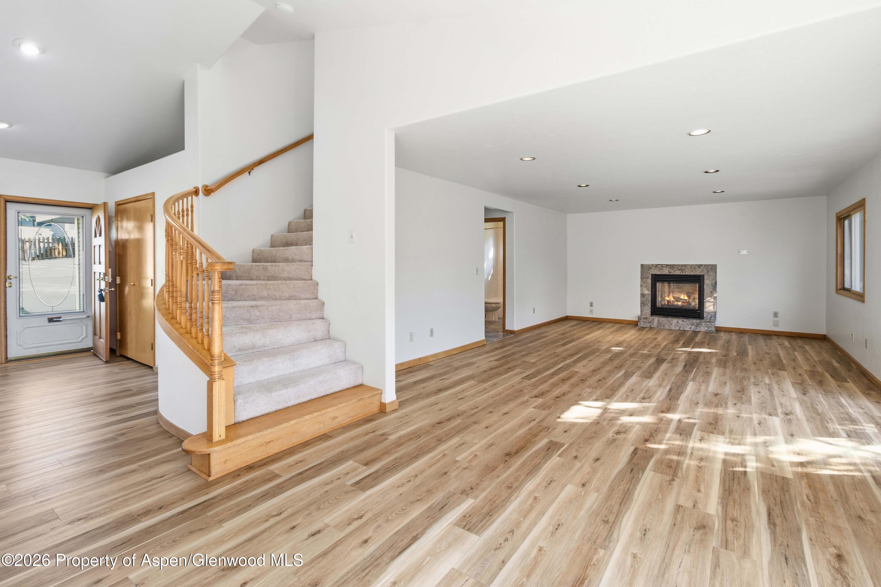 484 Canyon Creek Drive Property Photo 8