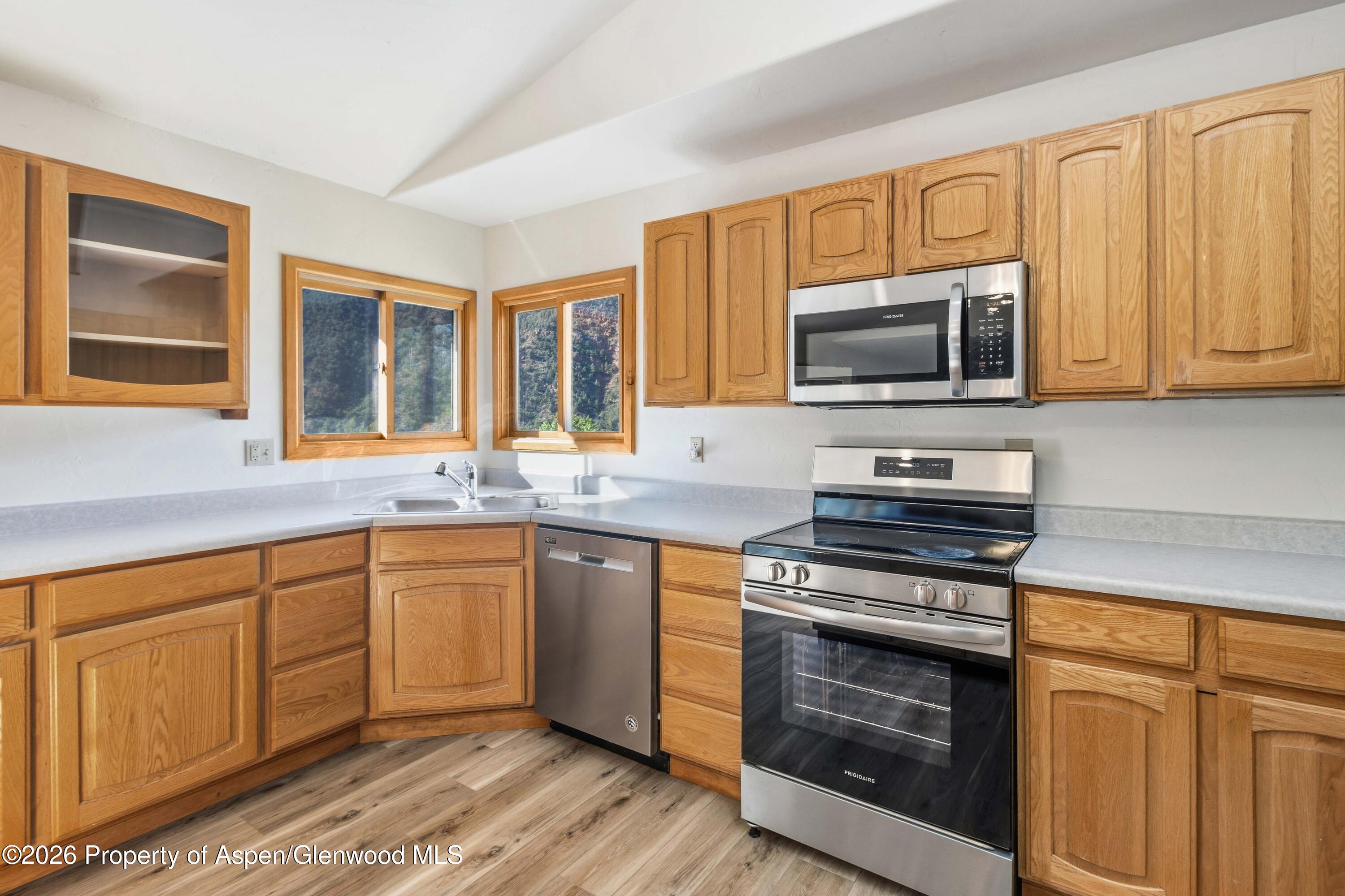 484 Canyon Creek Drive Property Photo 11