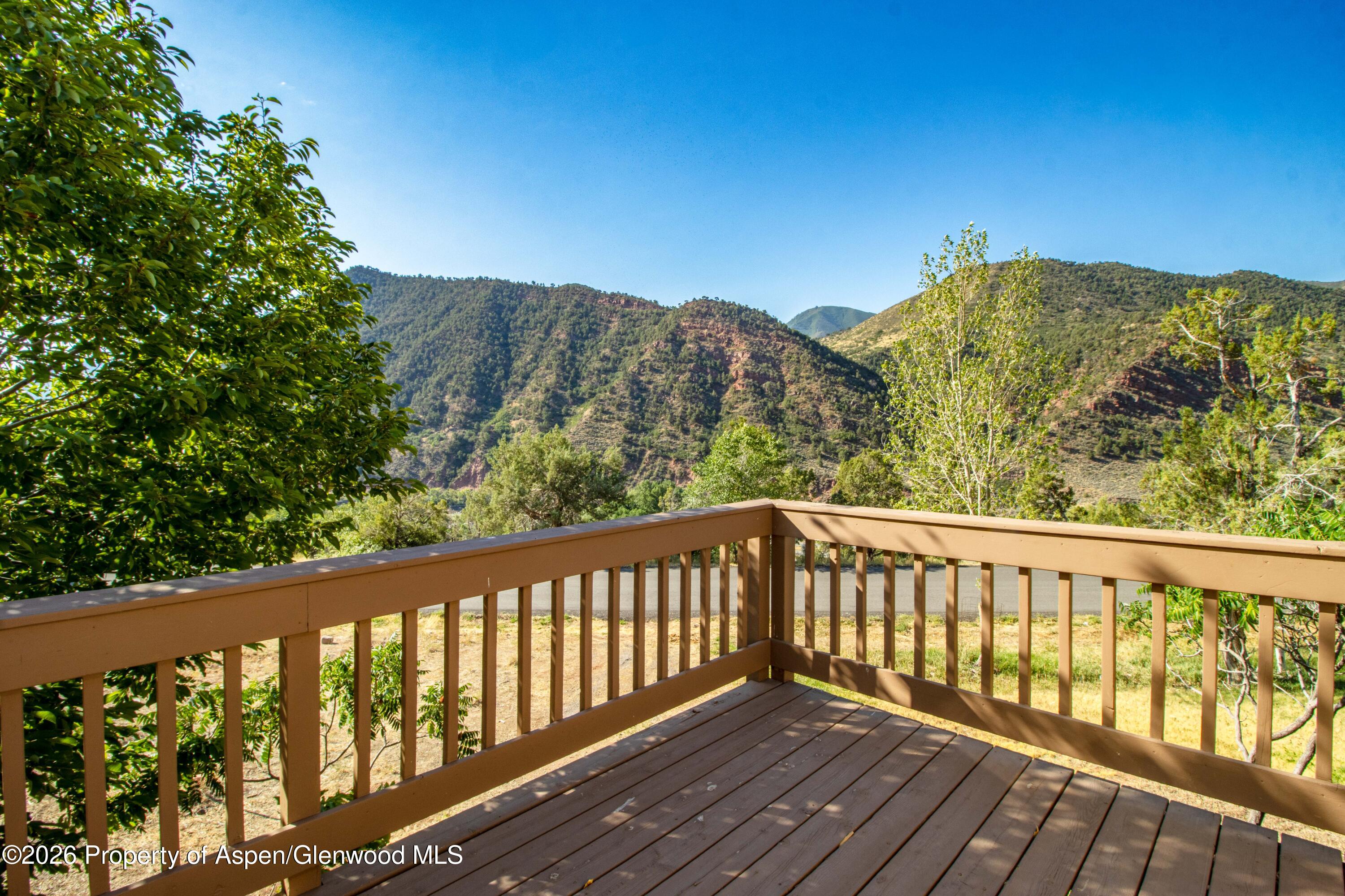 484 Canyon Creek Drive Property Photo 14