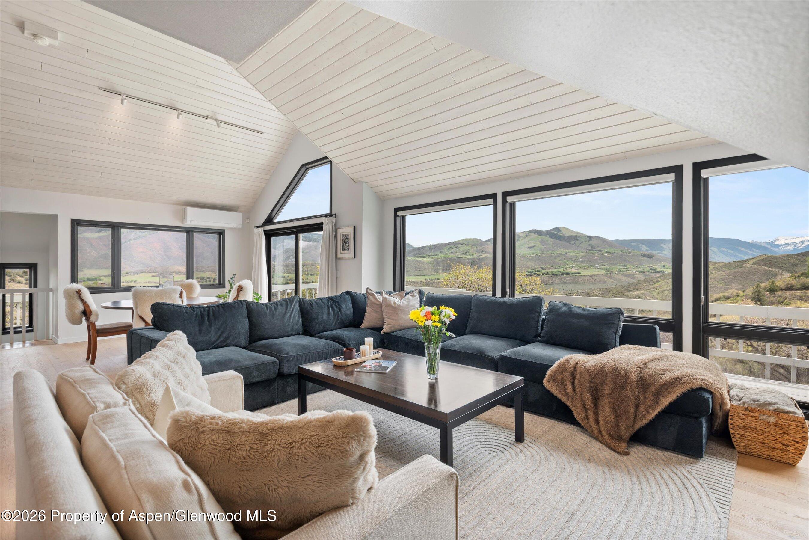 450 Solar Way Property Photo 5