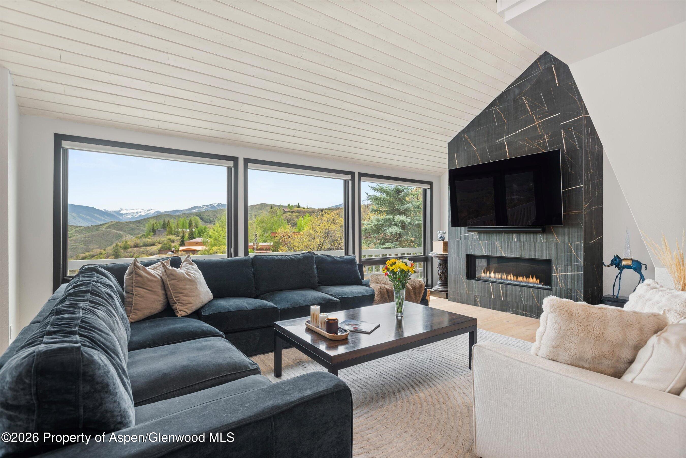 450 Solar Way Property Photo 8