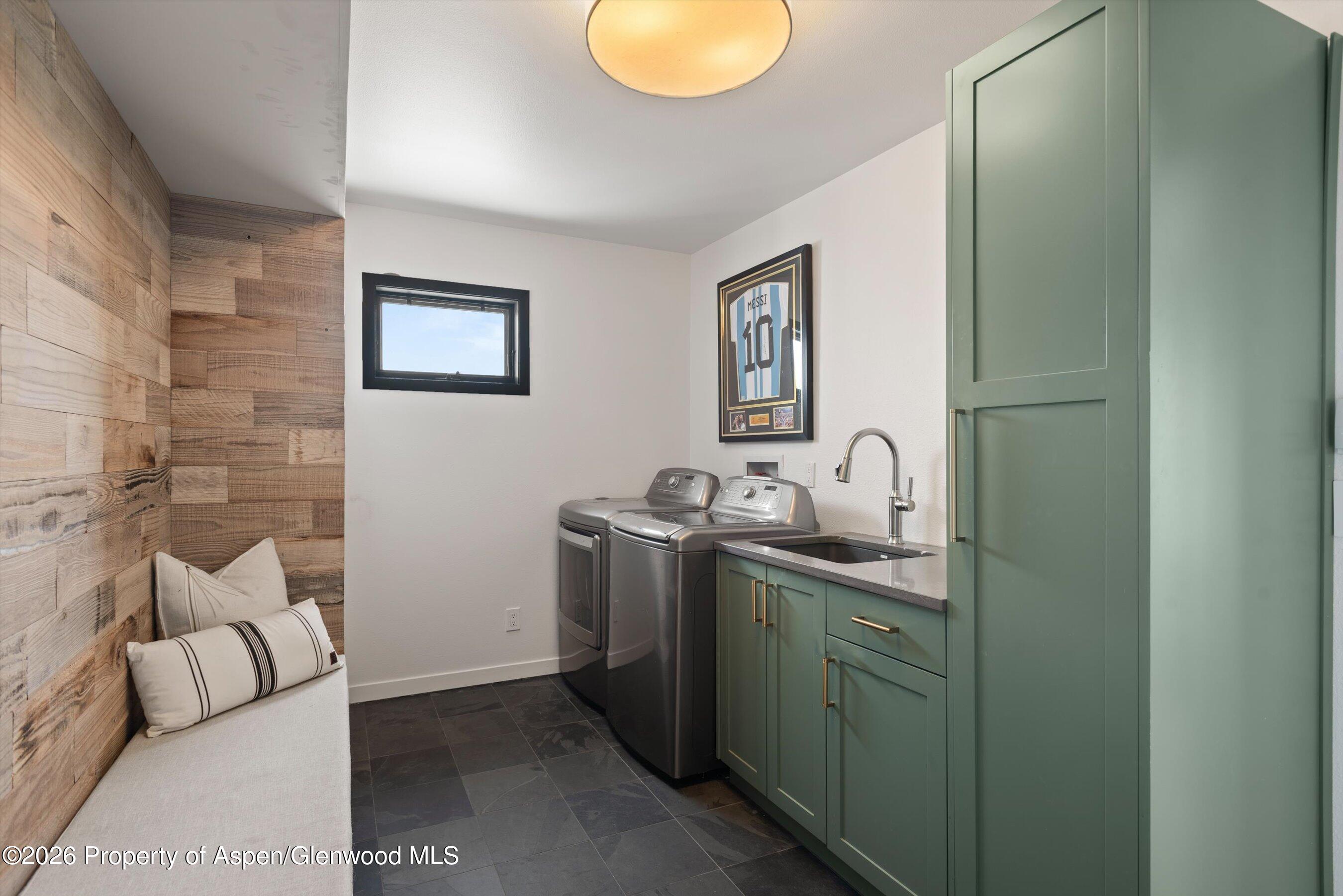 450 Solar Way Property Photo 38