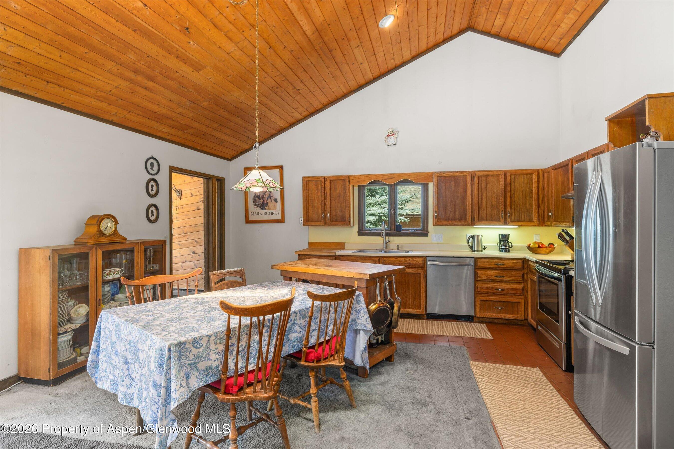 71 Crossland Drive Property Photo 3