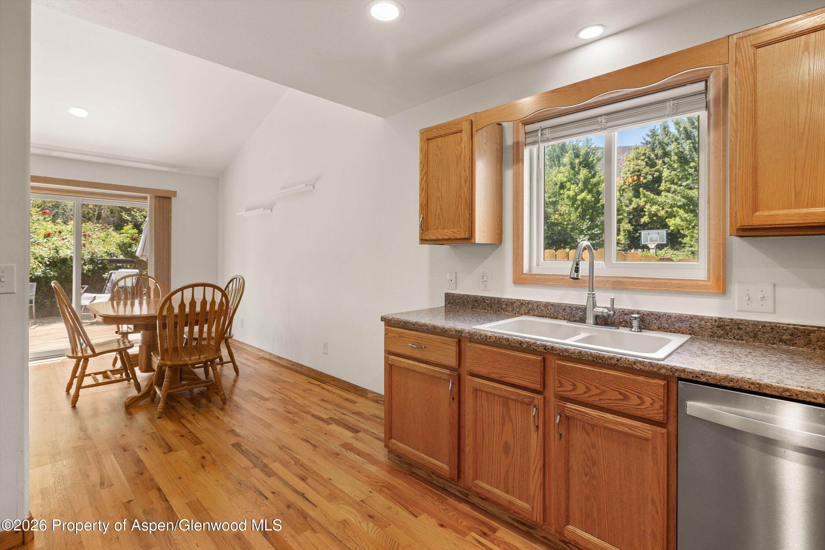1064 Park West Property Photo 8
