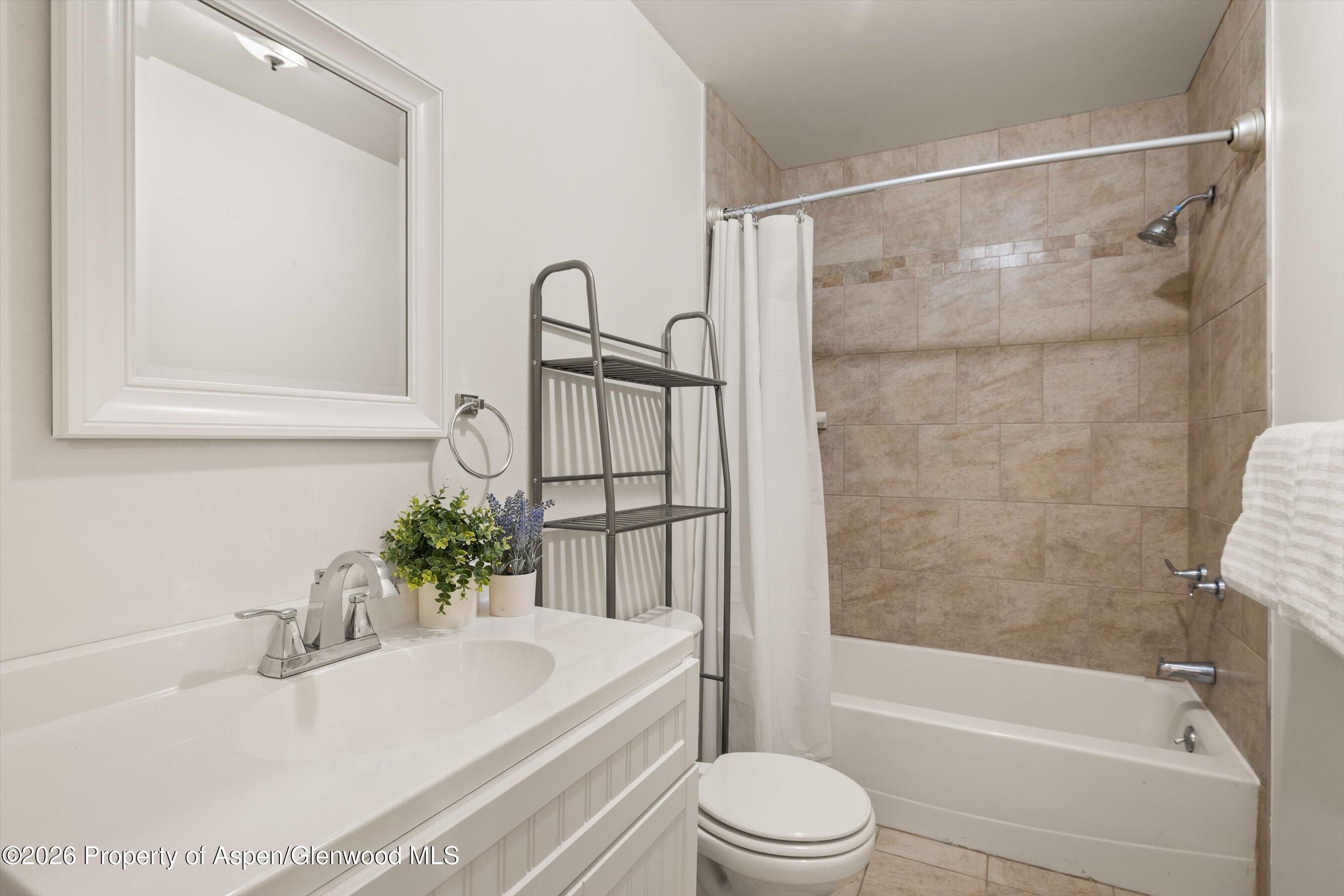 1064 Park West Property Photo 14