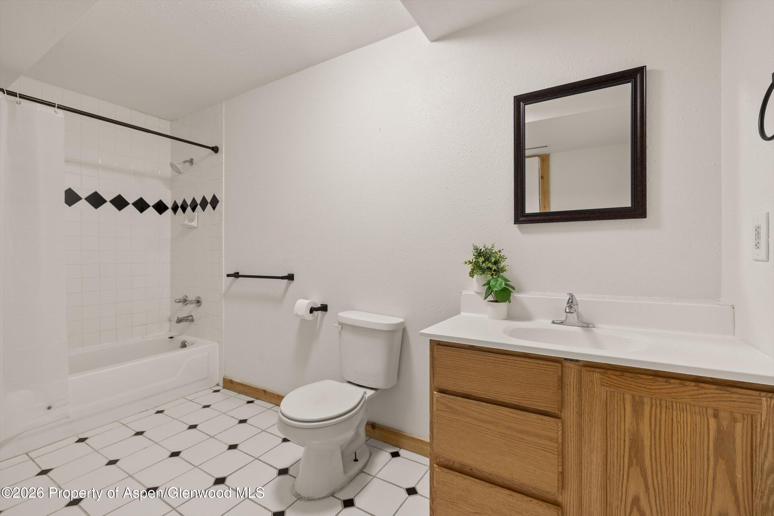 1064 Park West Property Photo 19