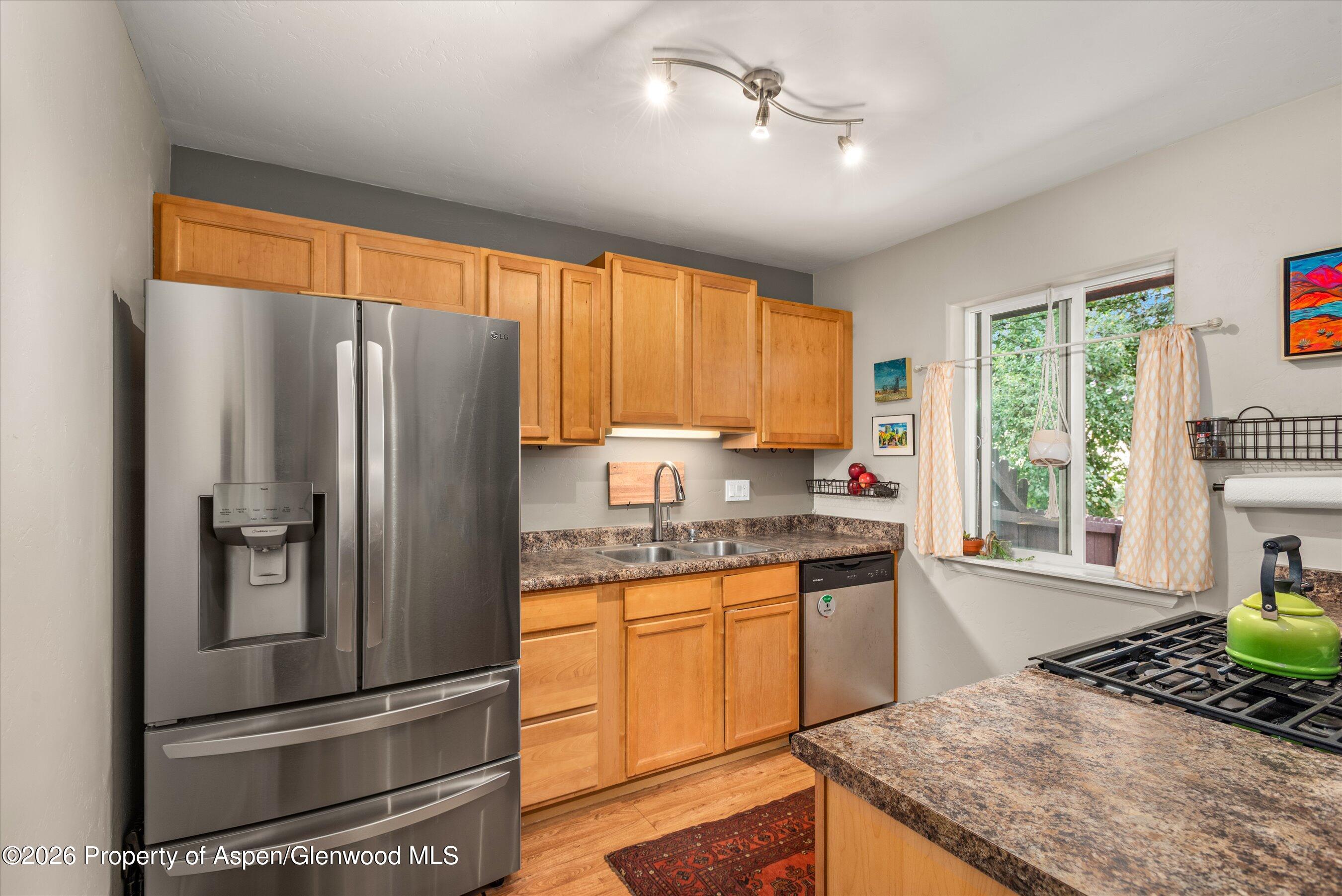 491 N 8th Street D Property Photo 3