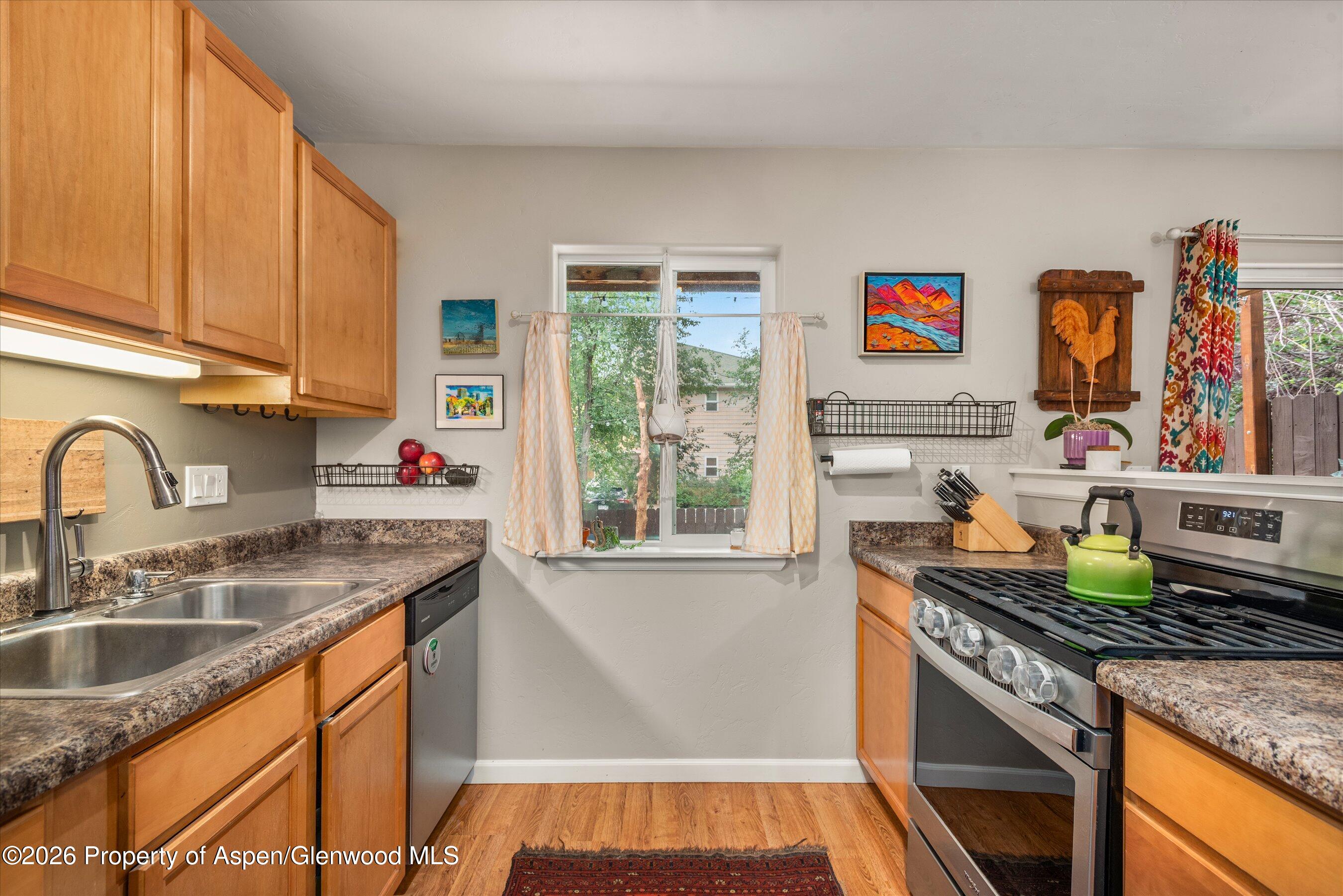 491 N 8th Street D Property Photo 4