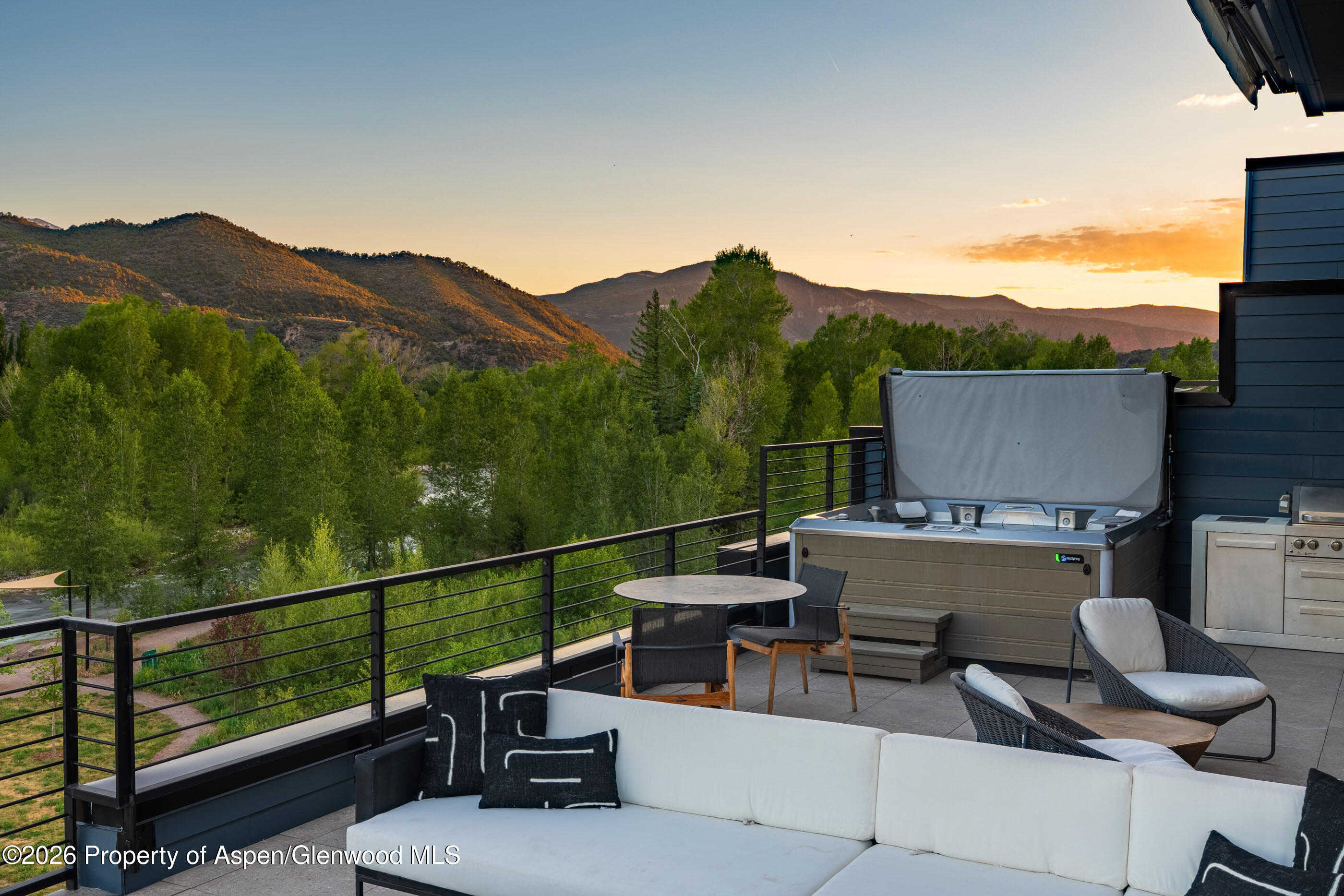 22860 Two Rivers Road Penthouse Property Photo 9