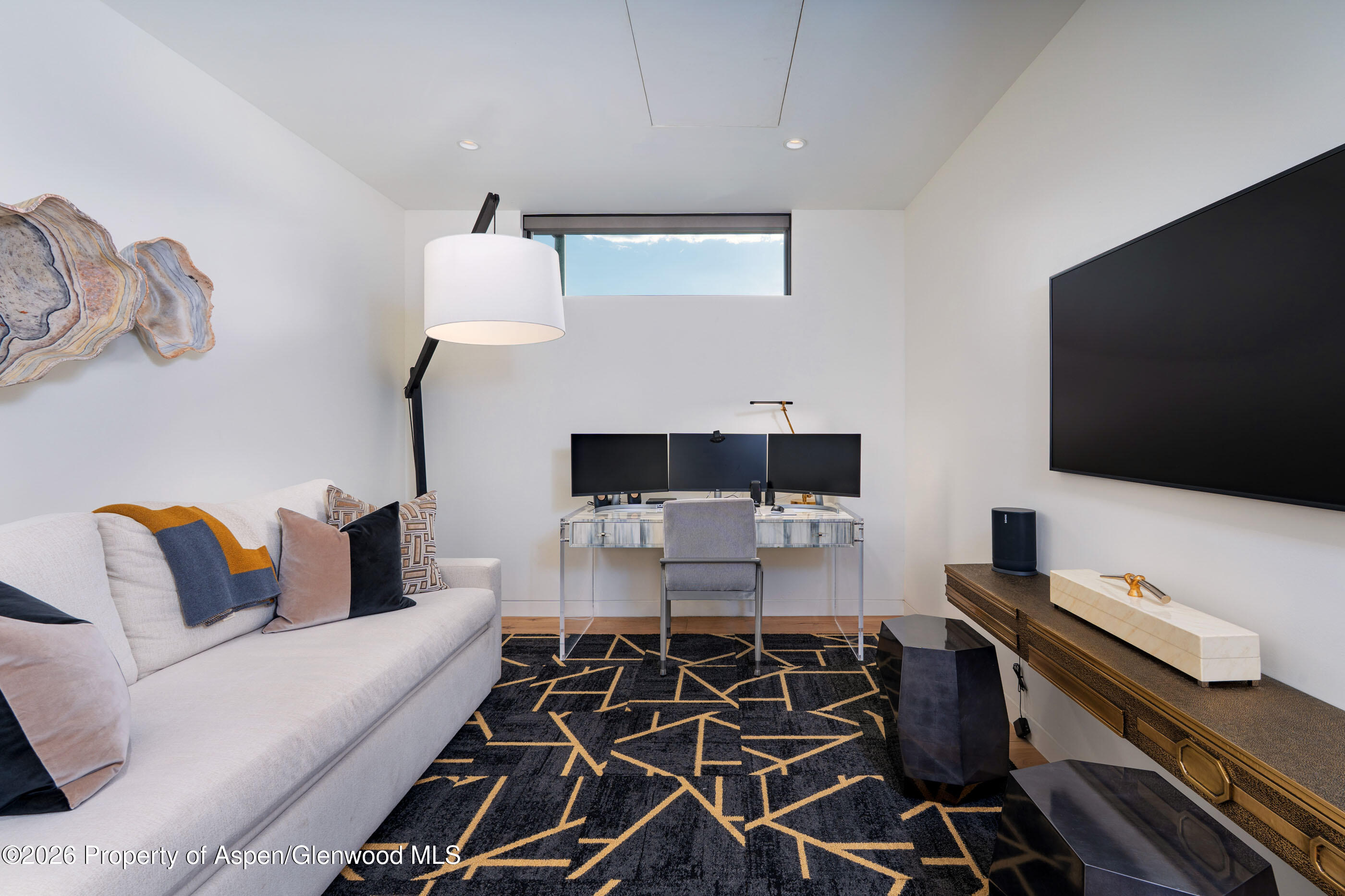 22860 Two Rivers Road Penthouse Property Photo 17