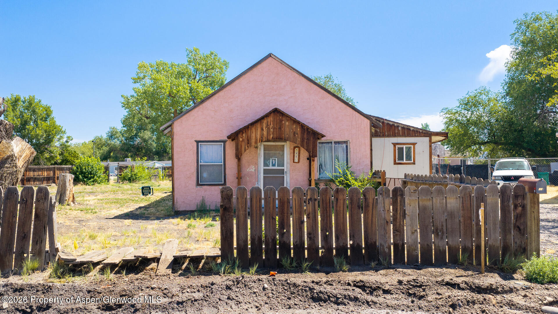 445 Crosby Avenue Property Photo 2