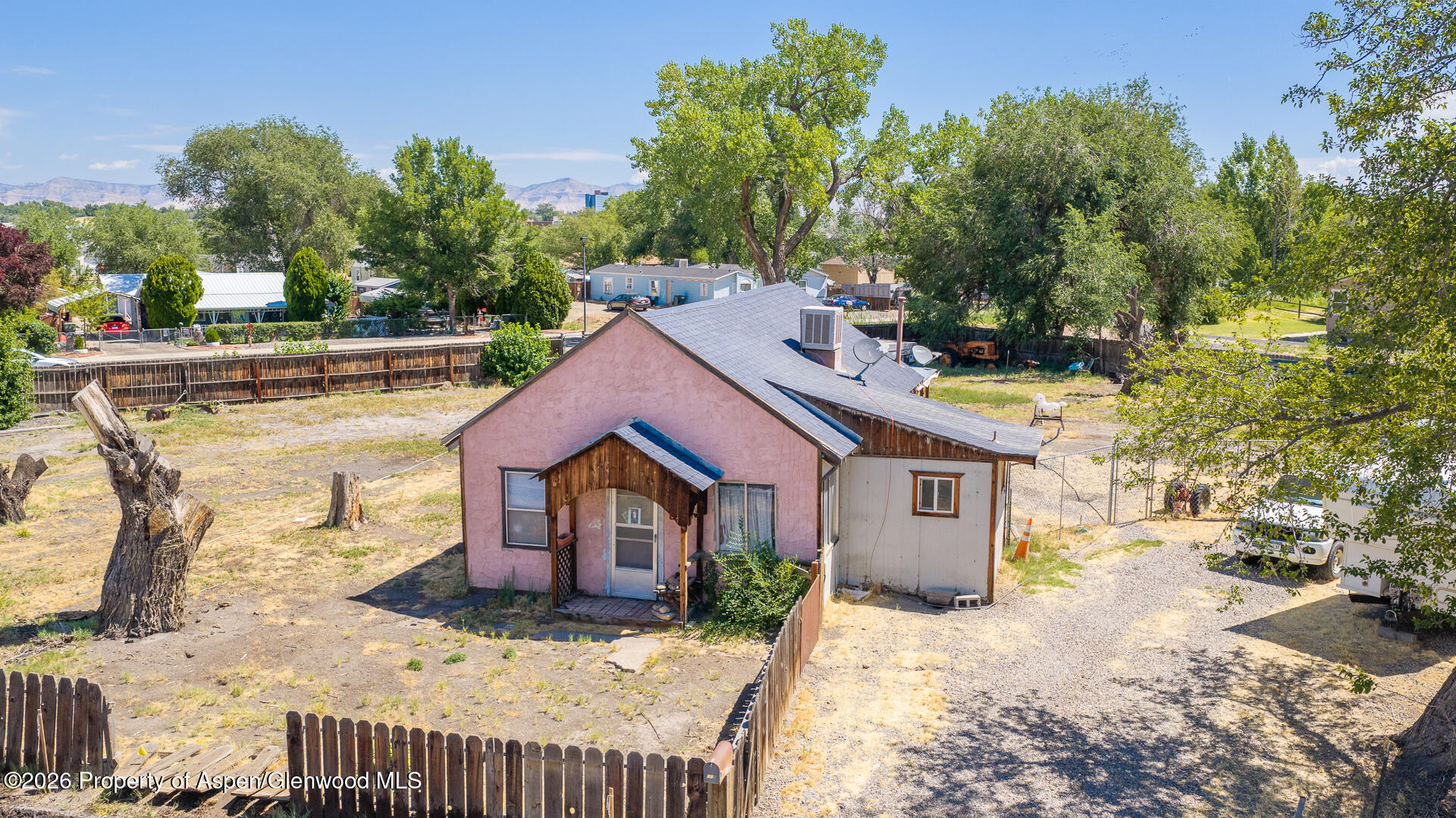 445 Crosby Avenue Property Photo 4