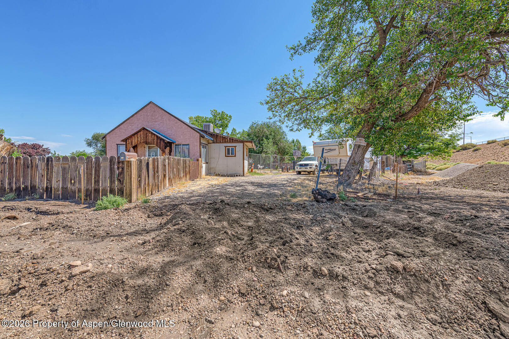 445 Crosby Avenue Property Photo 9