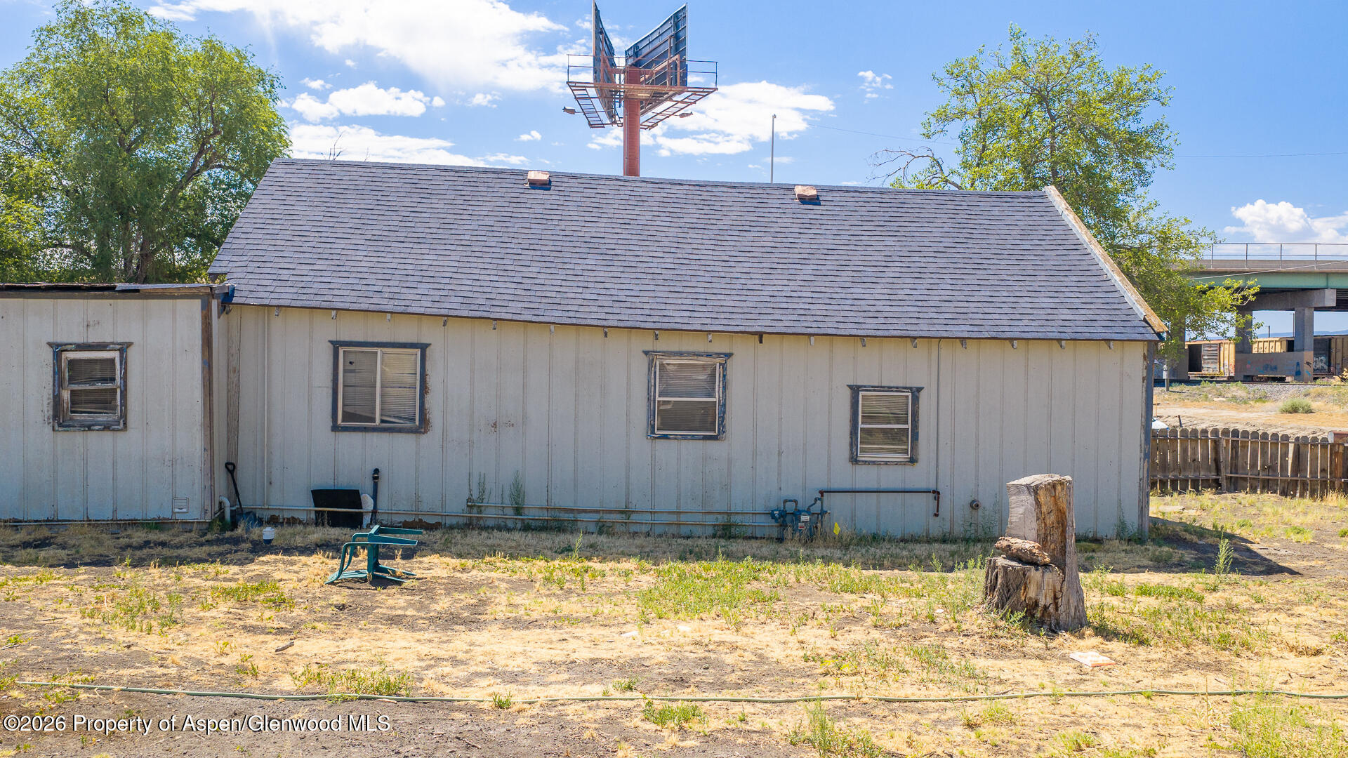 445 Crosby Avenue Property Photo 11