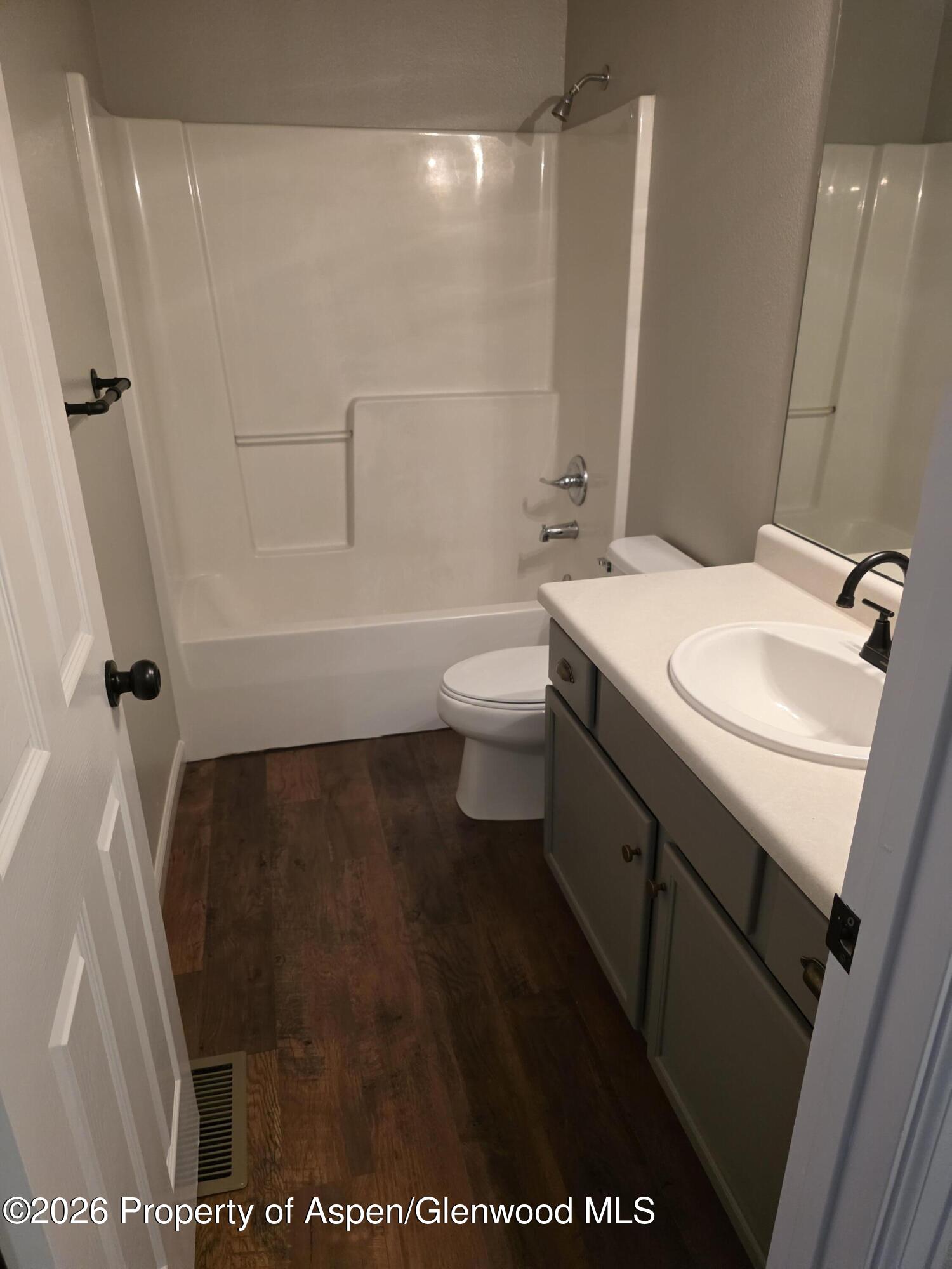 926 W 24th Street Property Photo 10