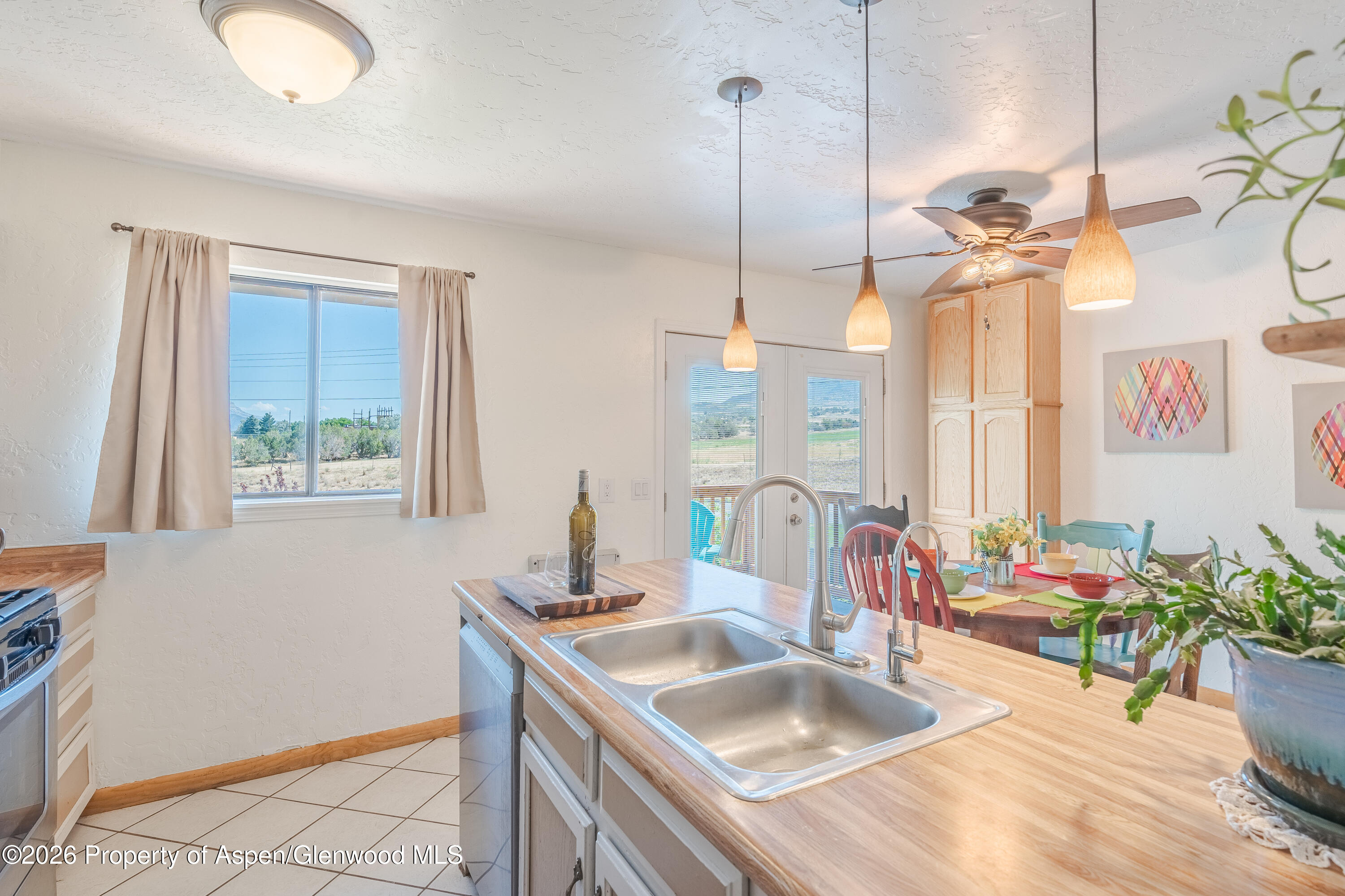 53 Aspen Way Property Photo 8