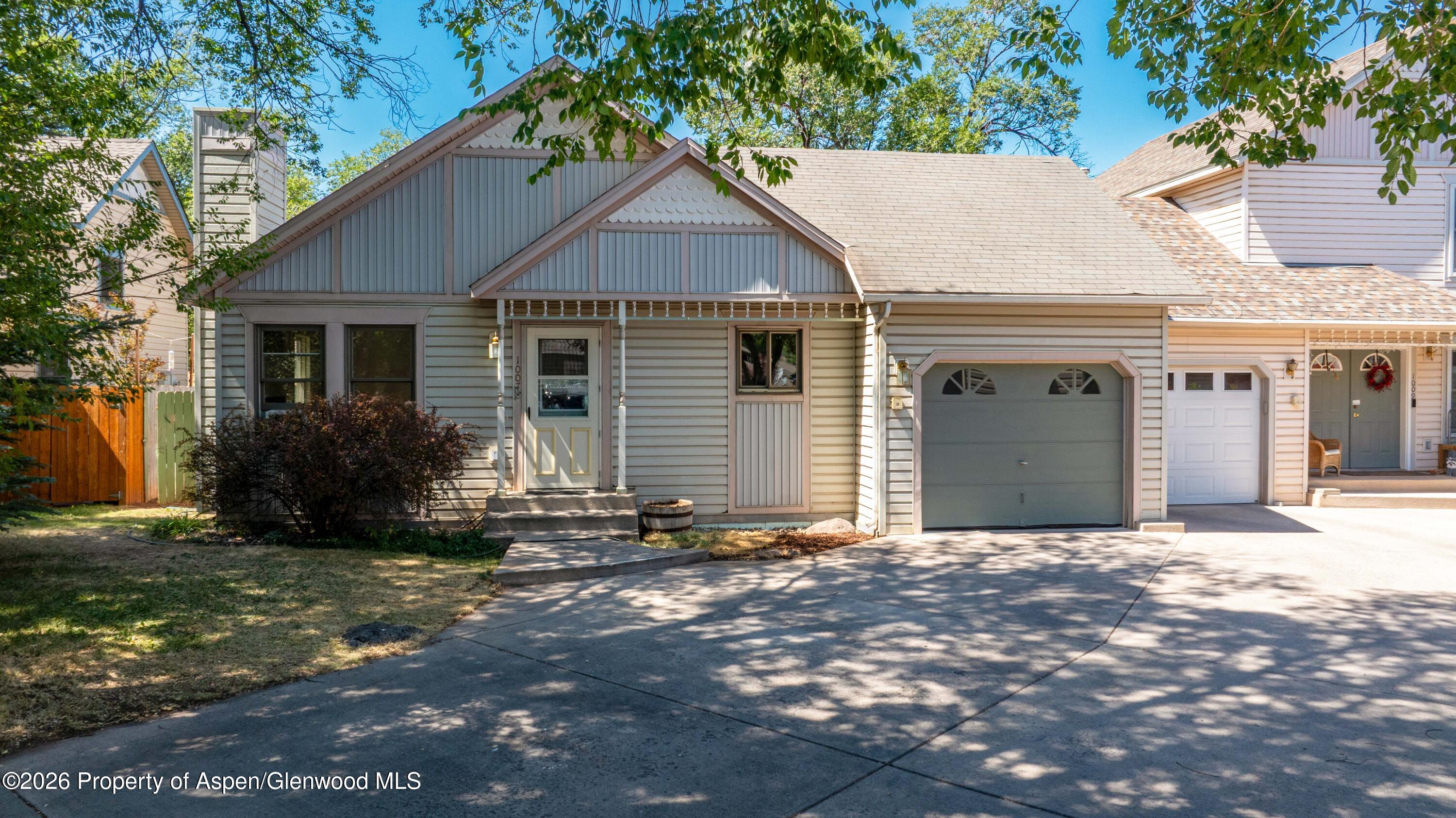 1007 Crown Drive Property Photo 1