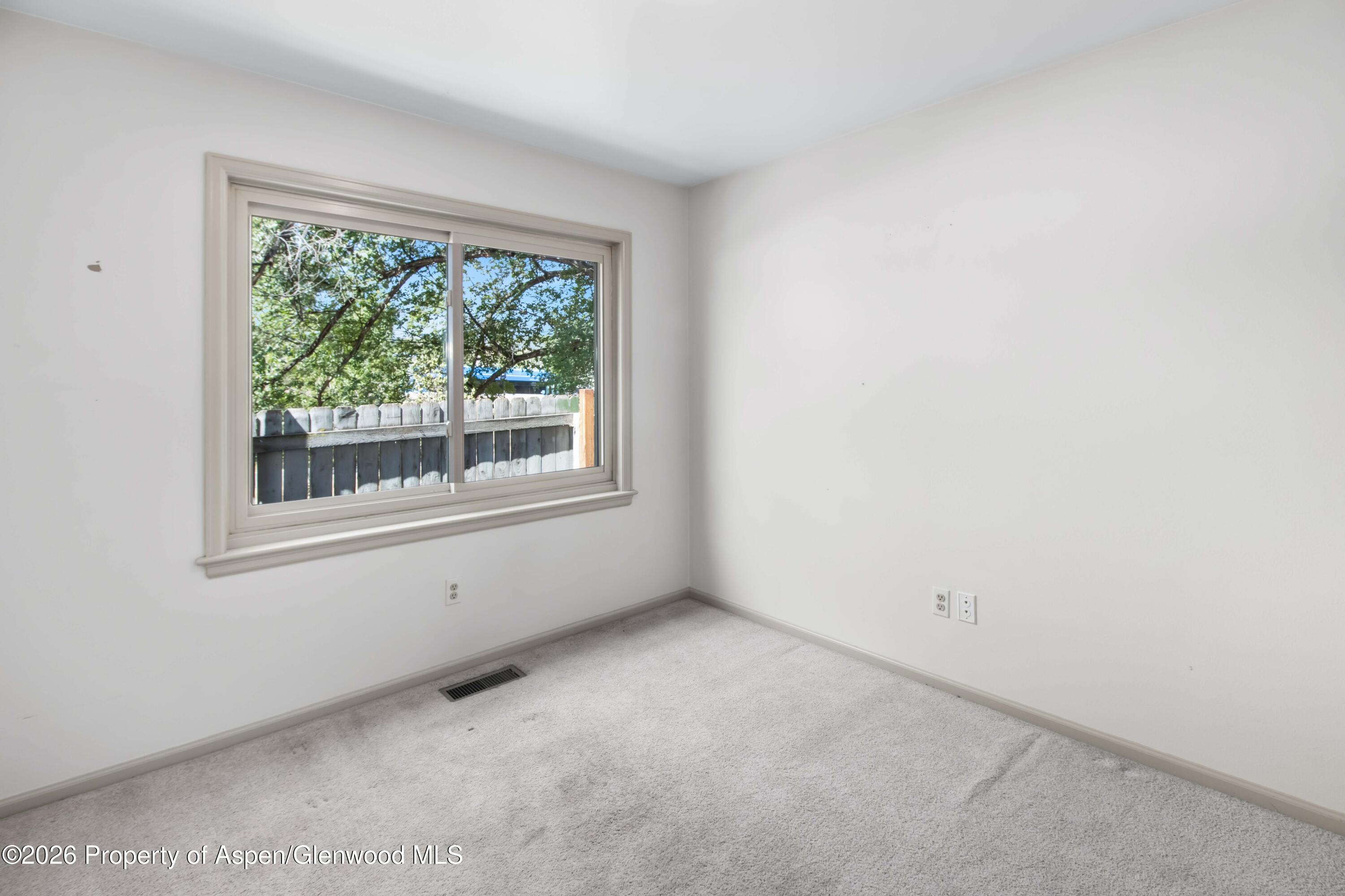 1007 Crown Drive Property Photo 26