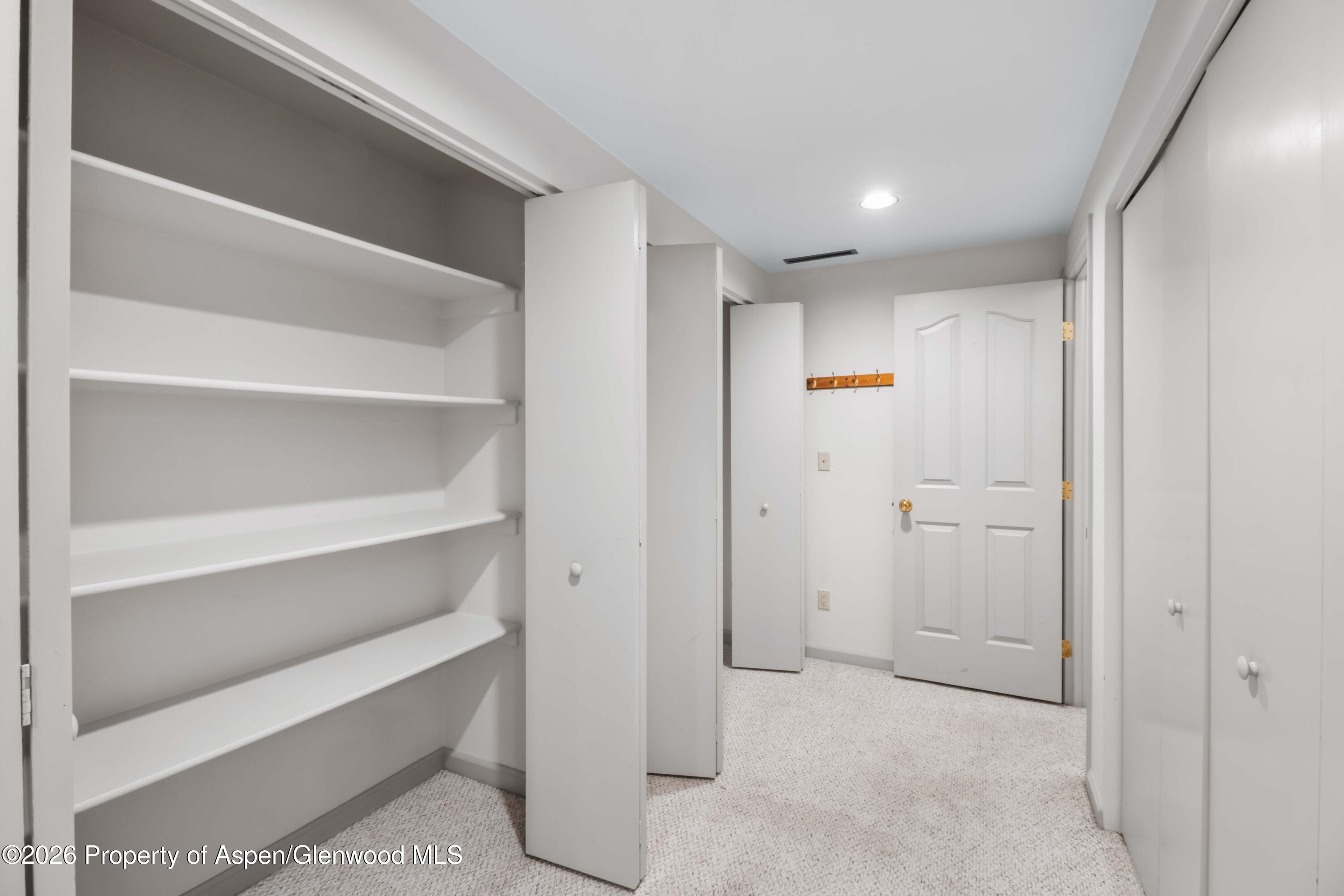 1007 Crown Drive Property Photo 28