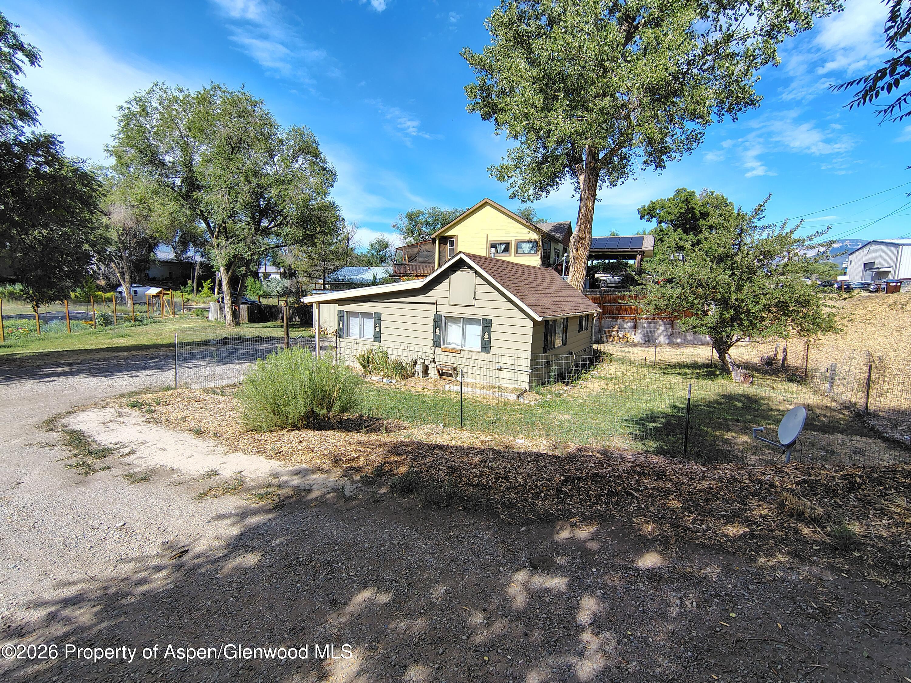 161 E 10th Street Property Photo 1