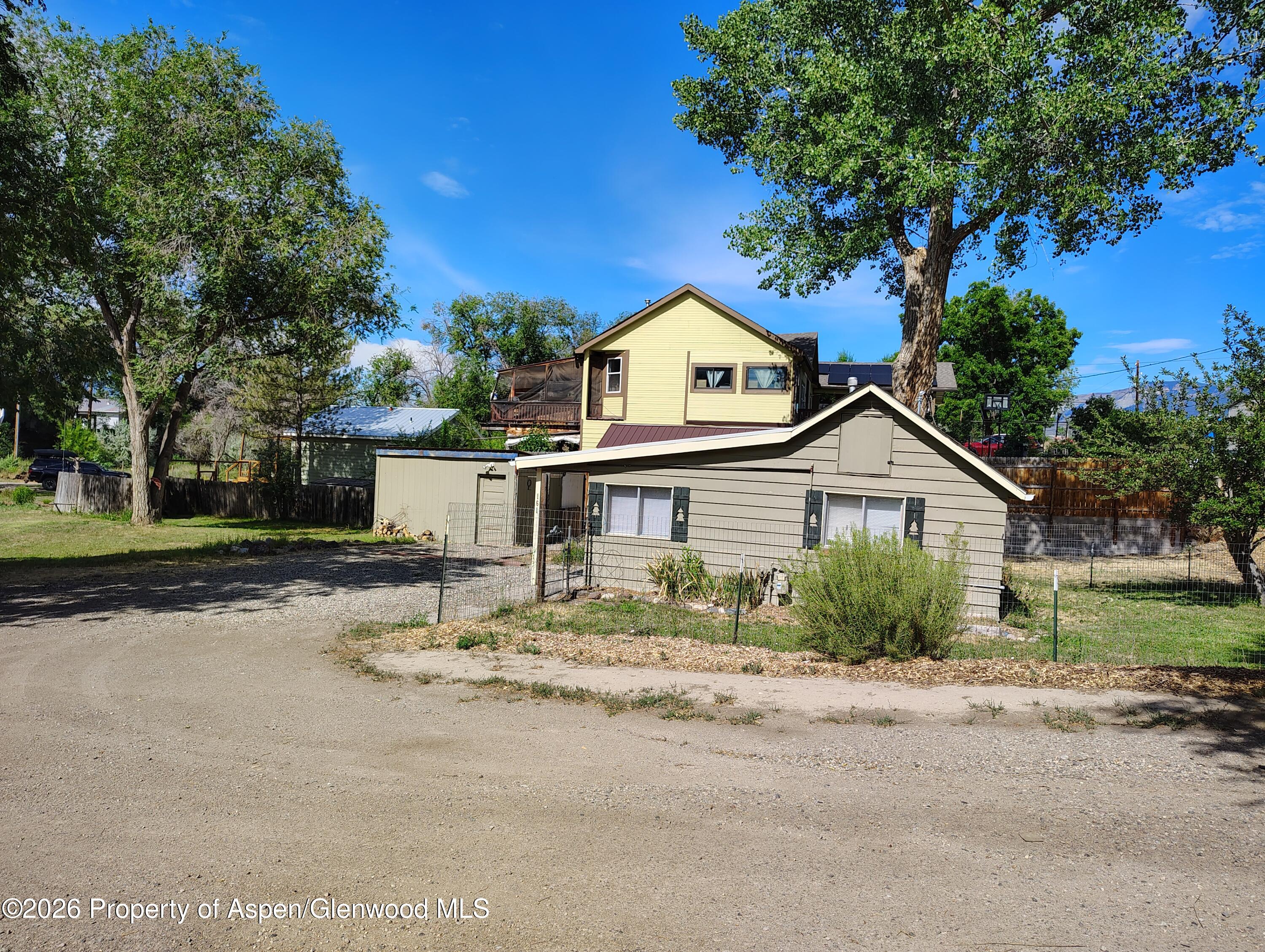 161 E 10th Street Property Photo 2