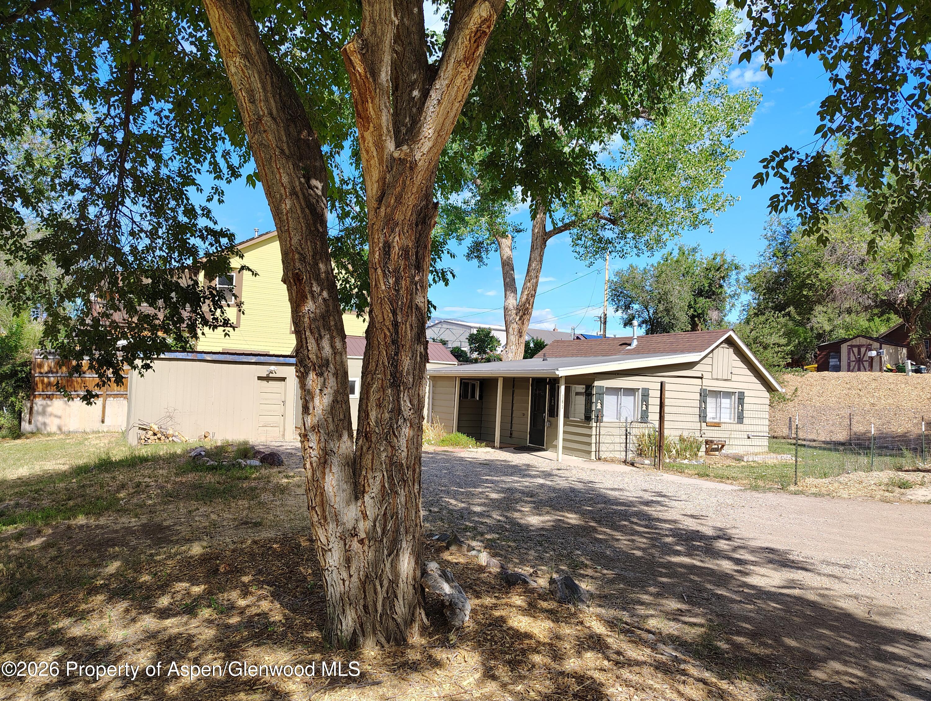 161 E 10th Street Property Photo 3