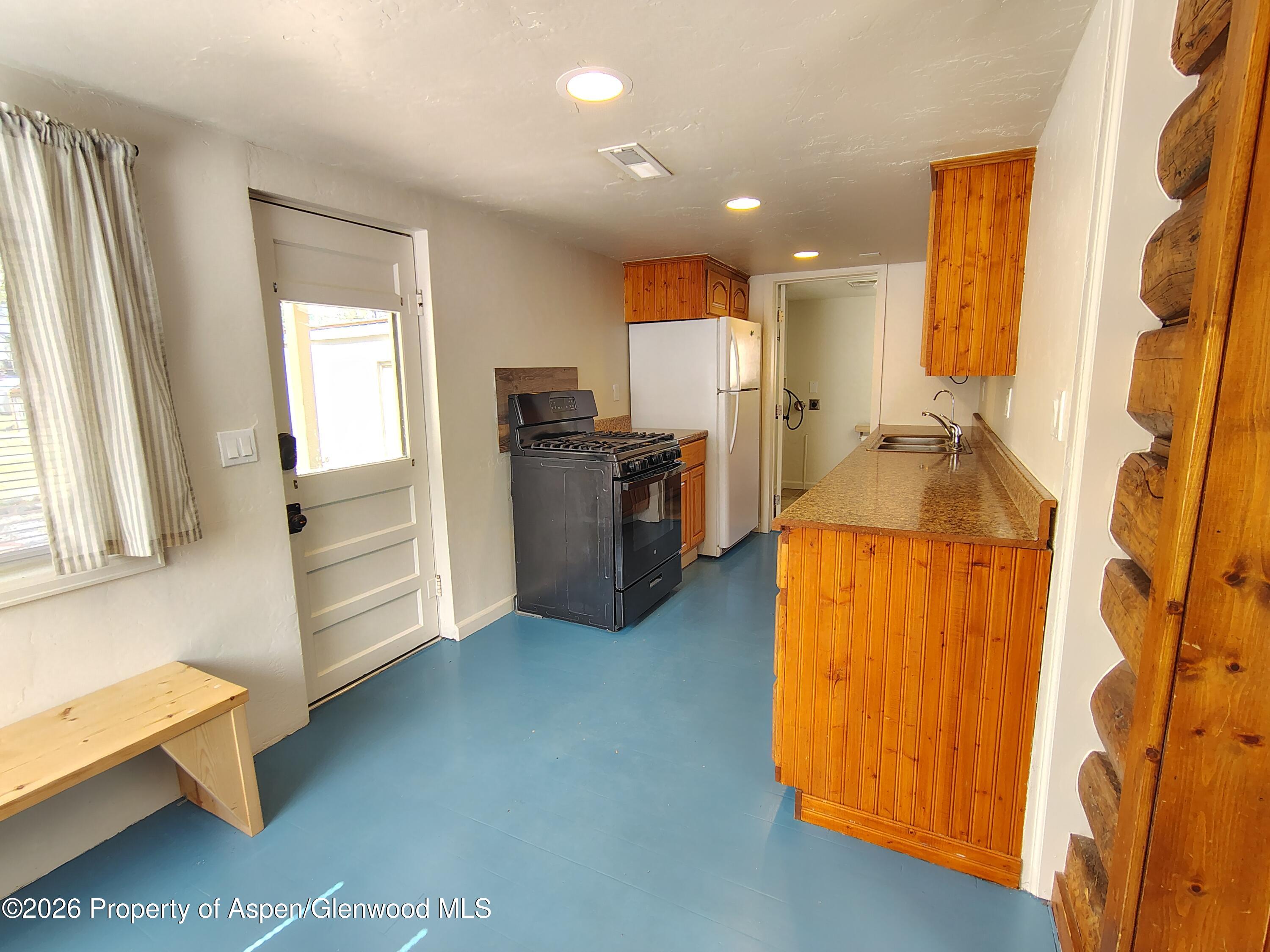 161 E 10th Street Property Photo 6