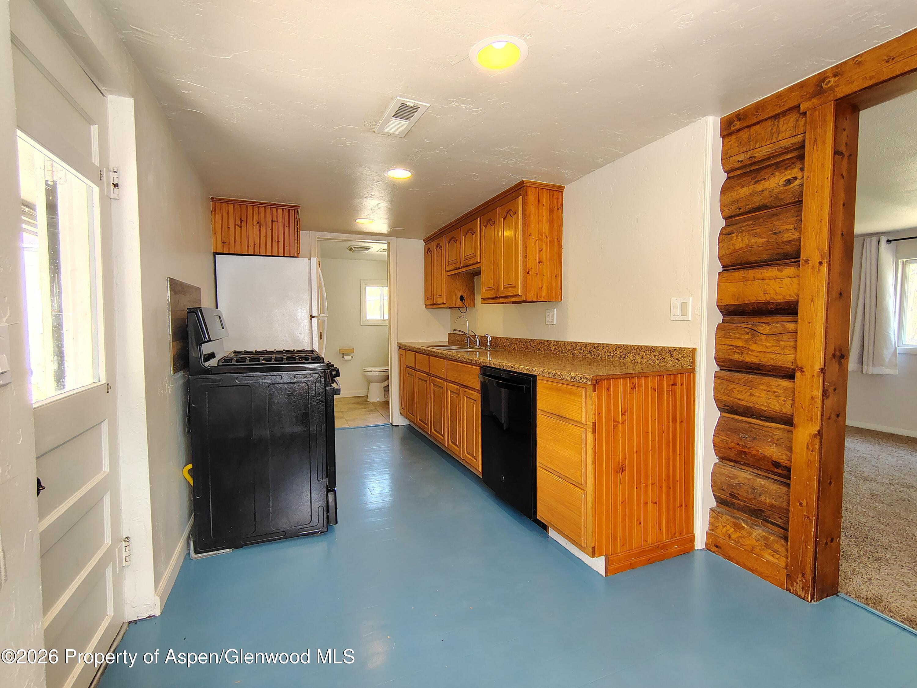 161 E 10th Street Property Photo 7